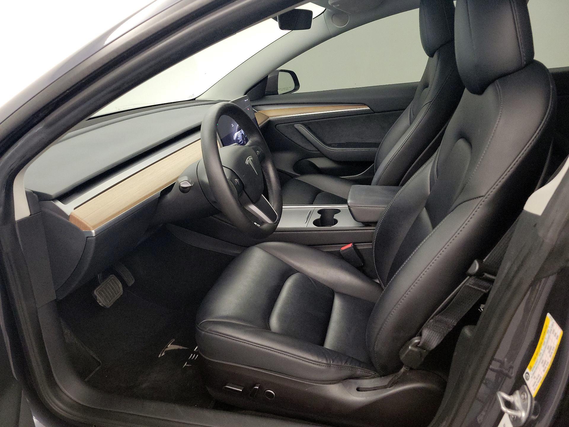 Thumbnail: 2023 Tesla Model 3 - 11