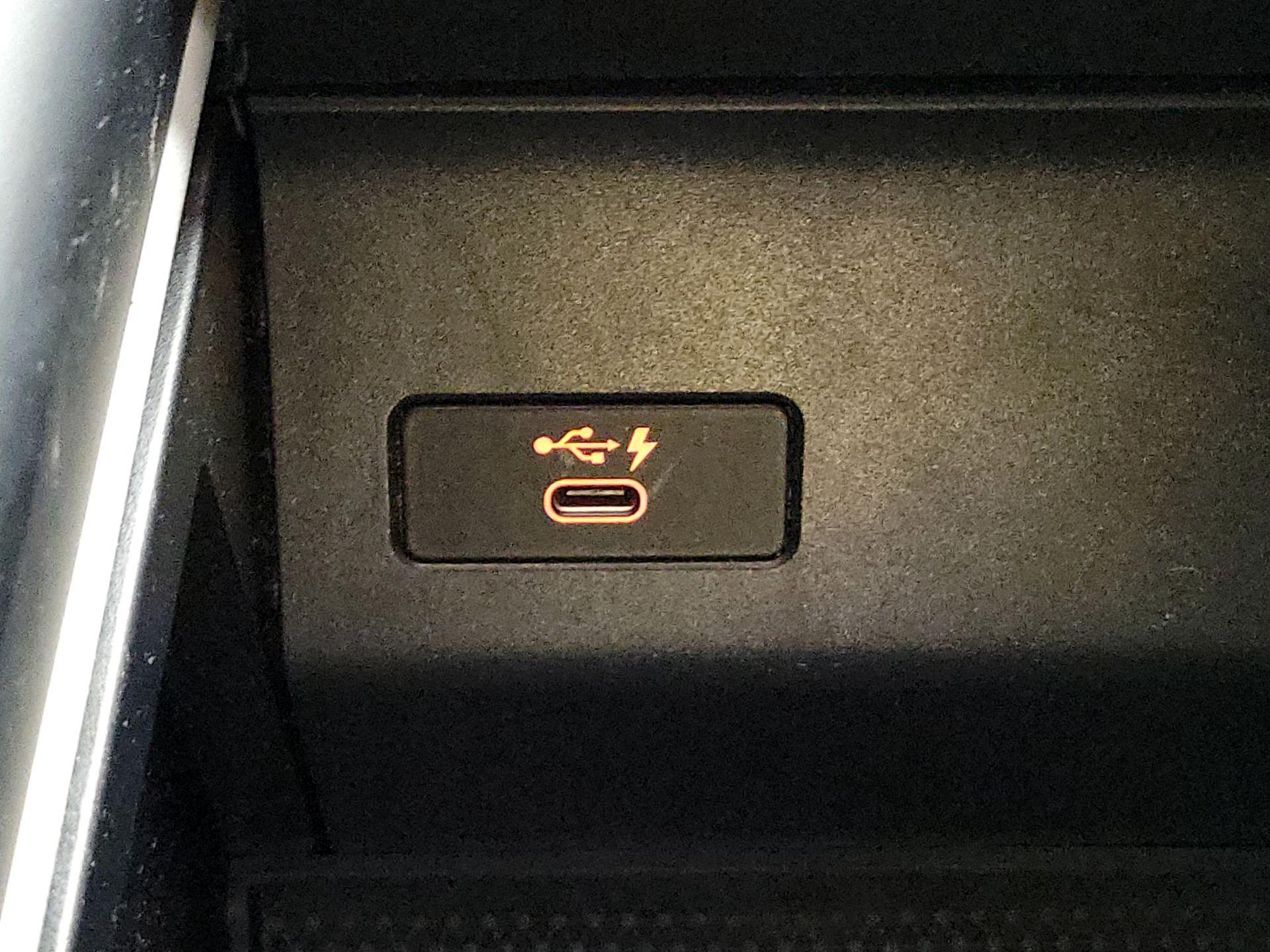 Thumbnail: 2023 BMW X6 - 19