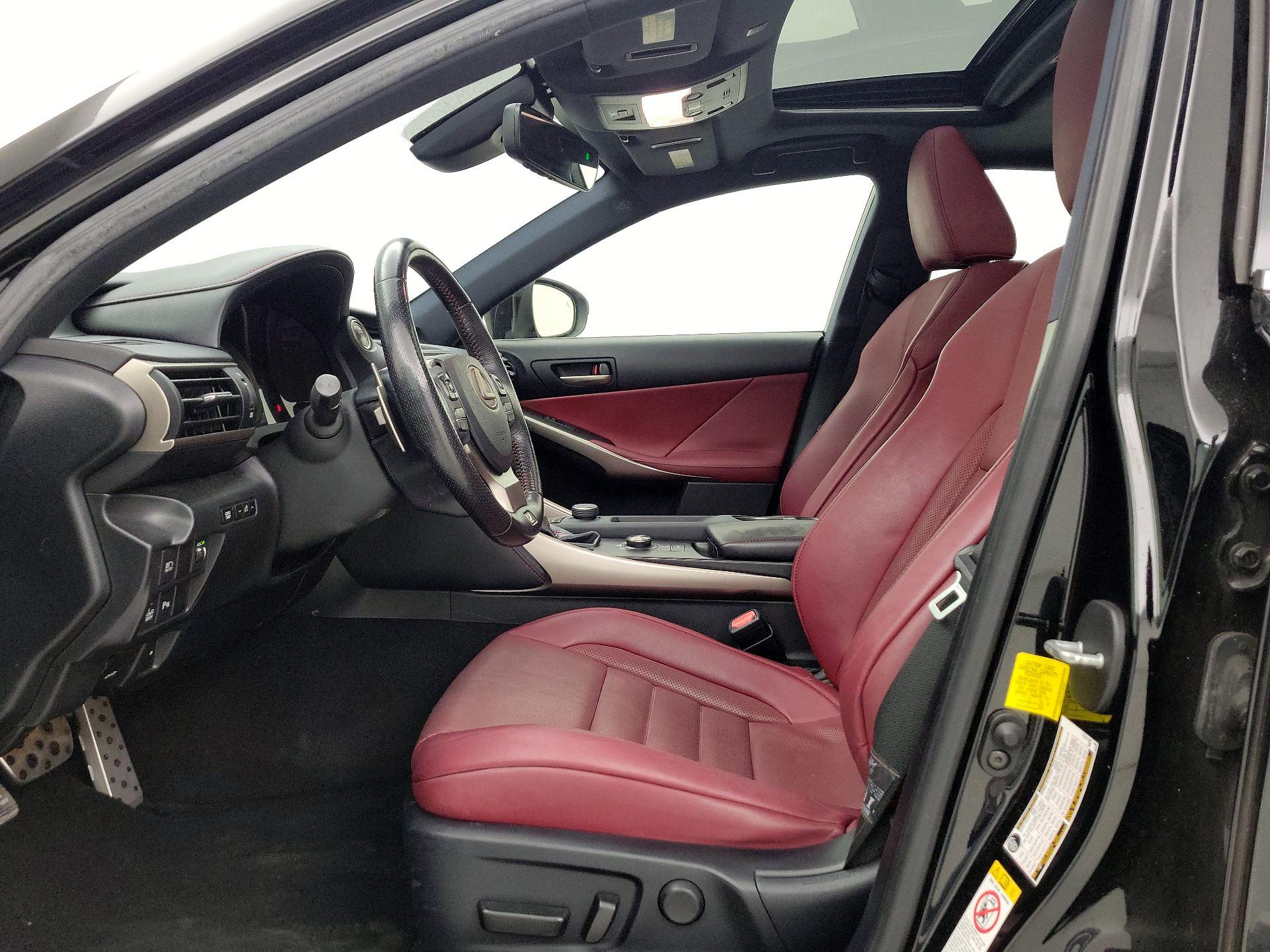 Thumbnail: 2019 Lexus IS - 11