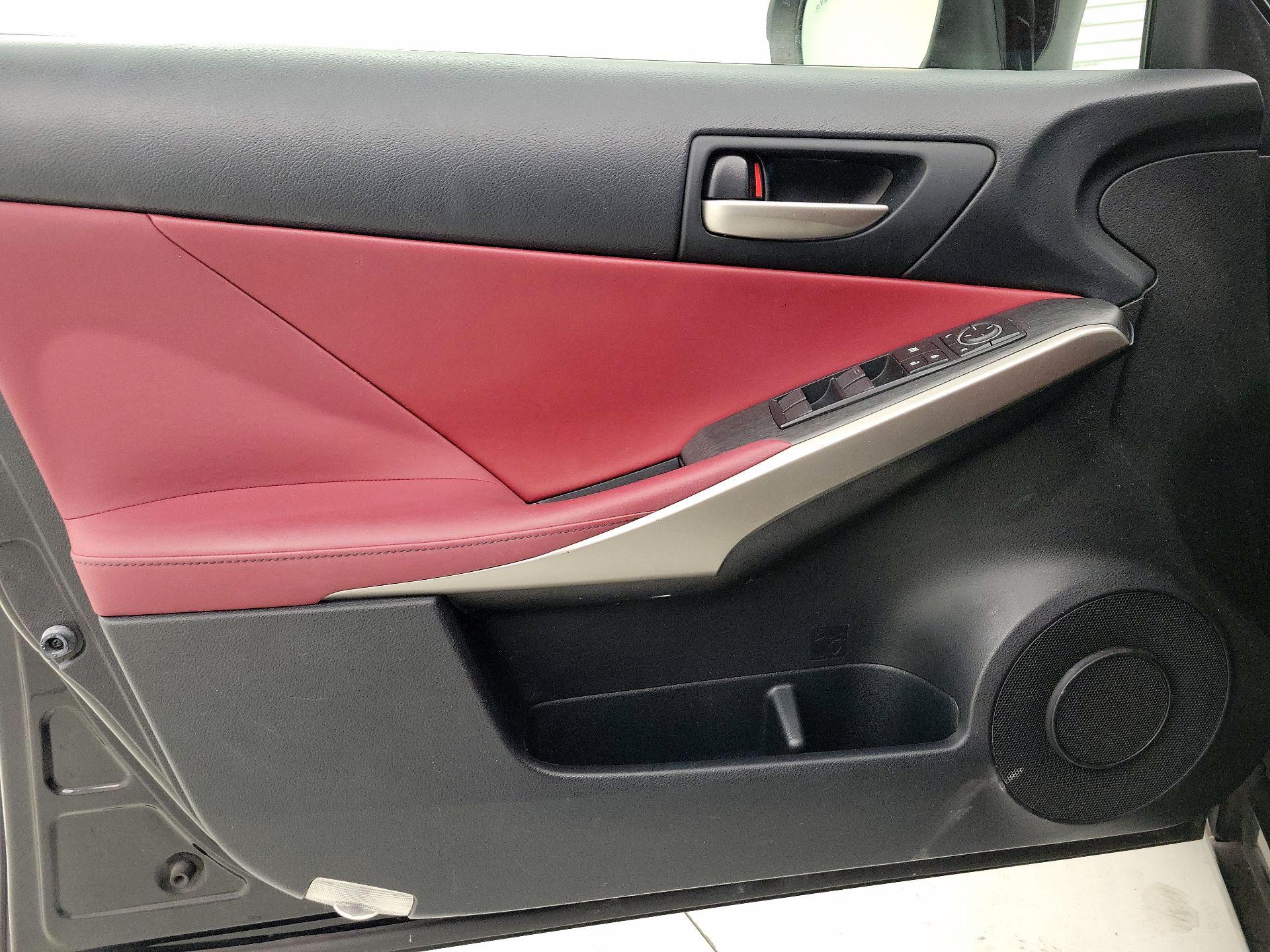 Thumbnail: 2019 Lexus IS - 12