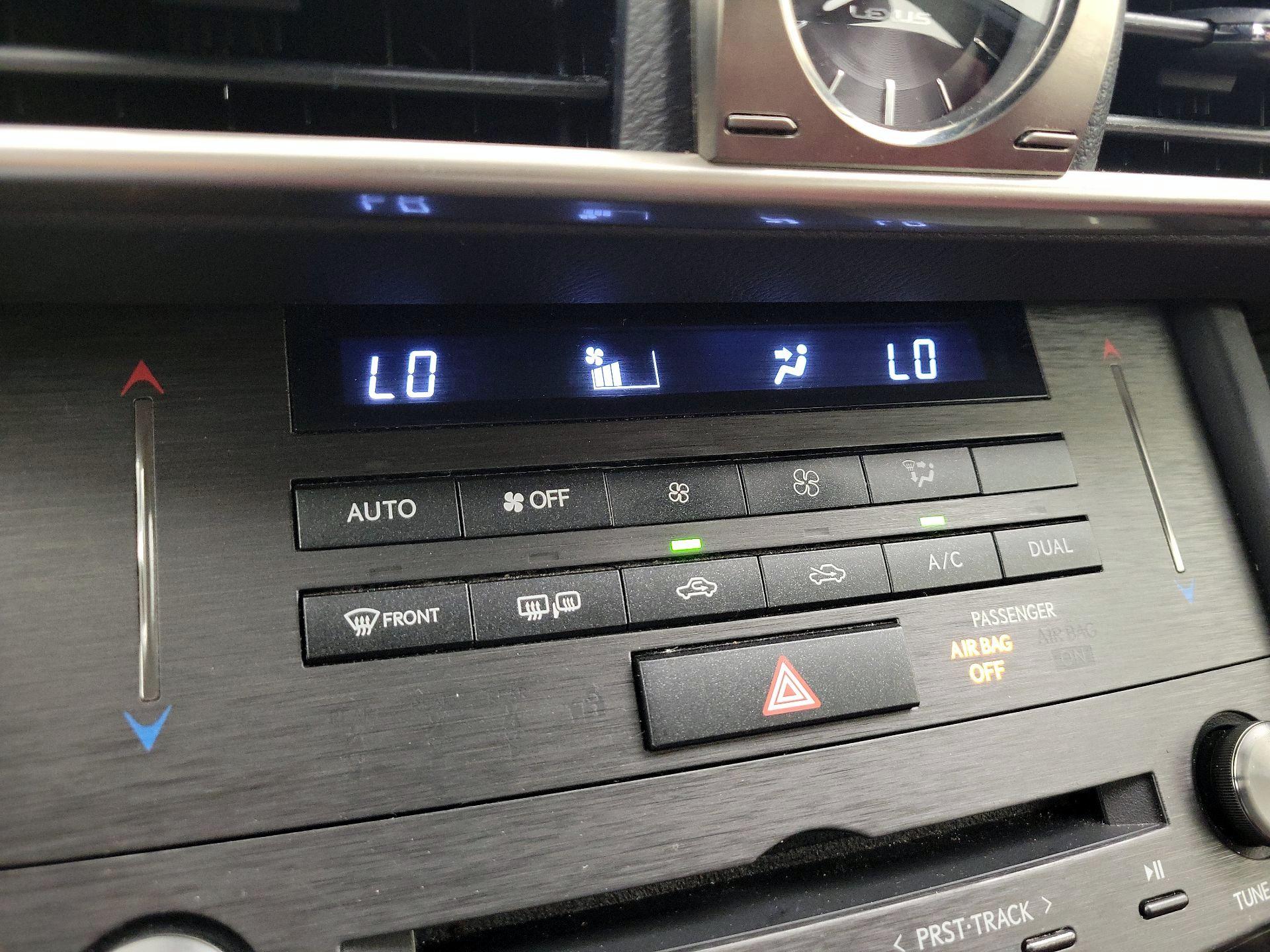 Thumbnail: 2019 Lexus IS - 16