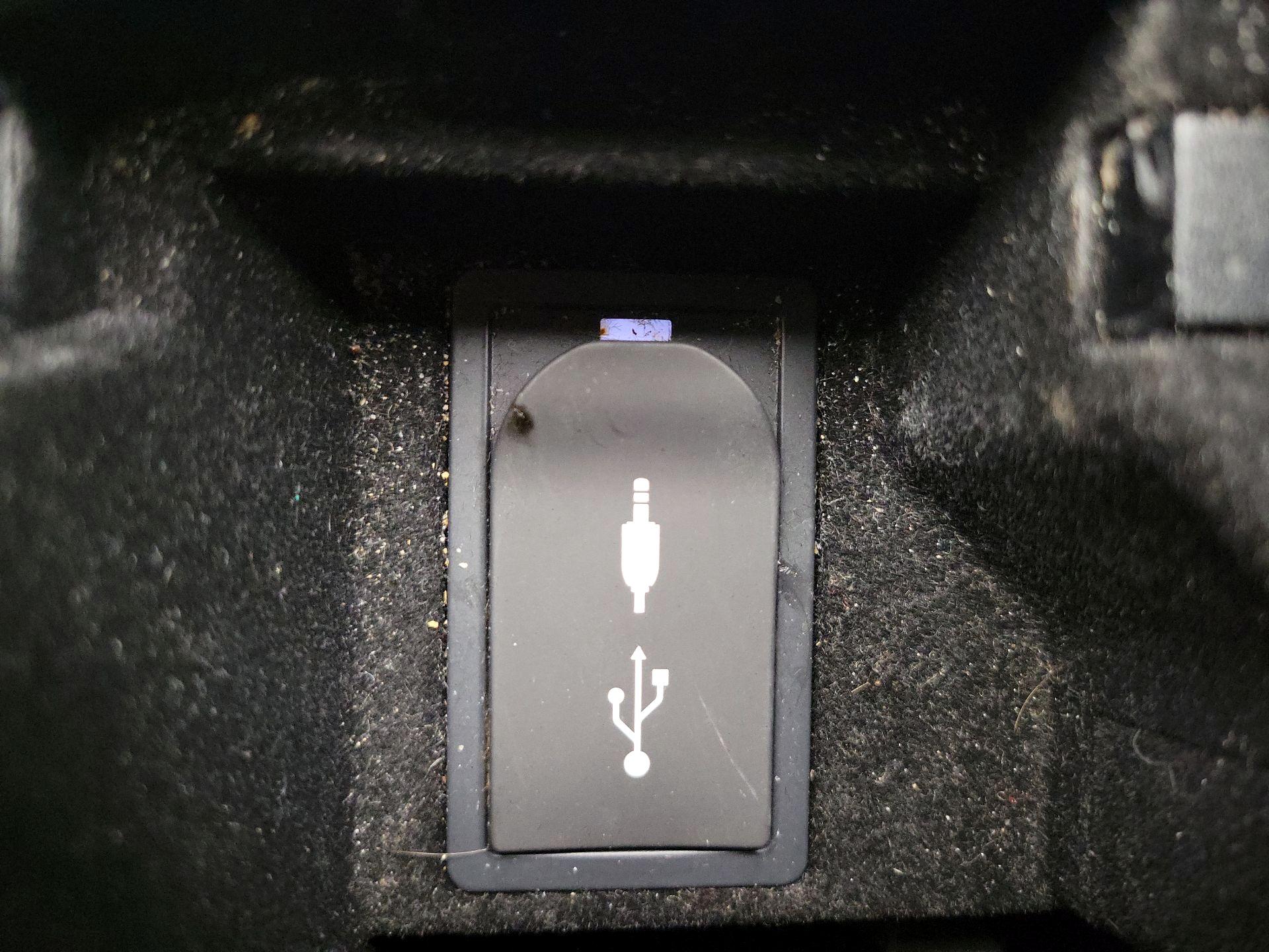 Thumbnail: 2019 Lexus IS - 18