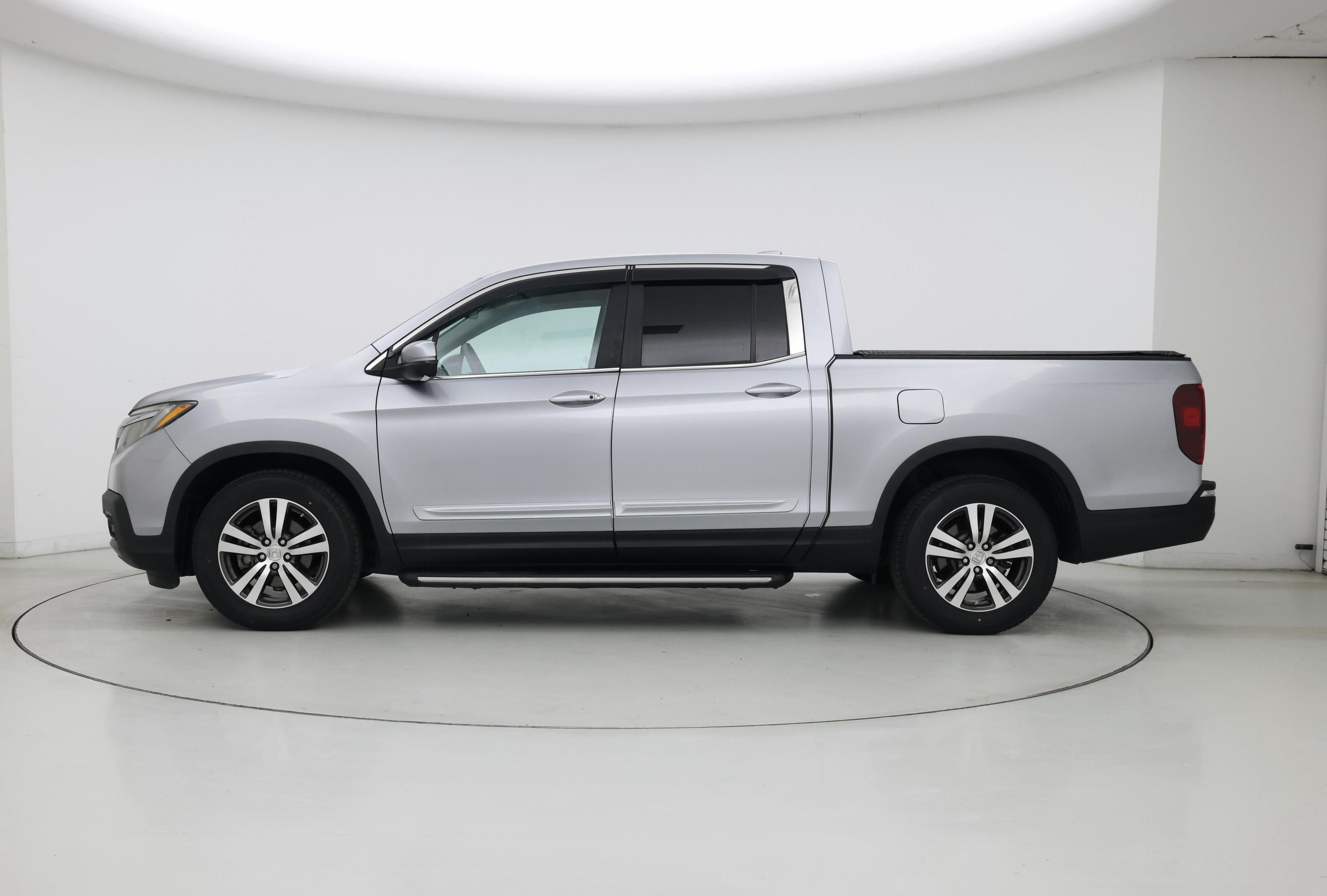 Thumbnail: 2017 Honda Ridgeline - 3