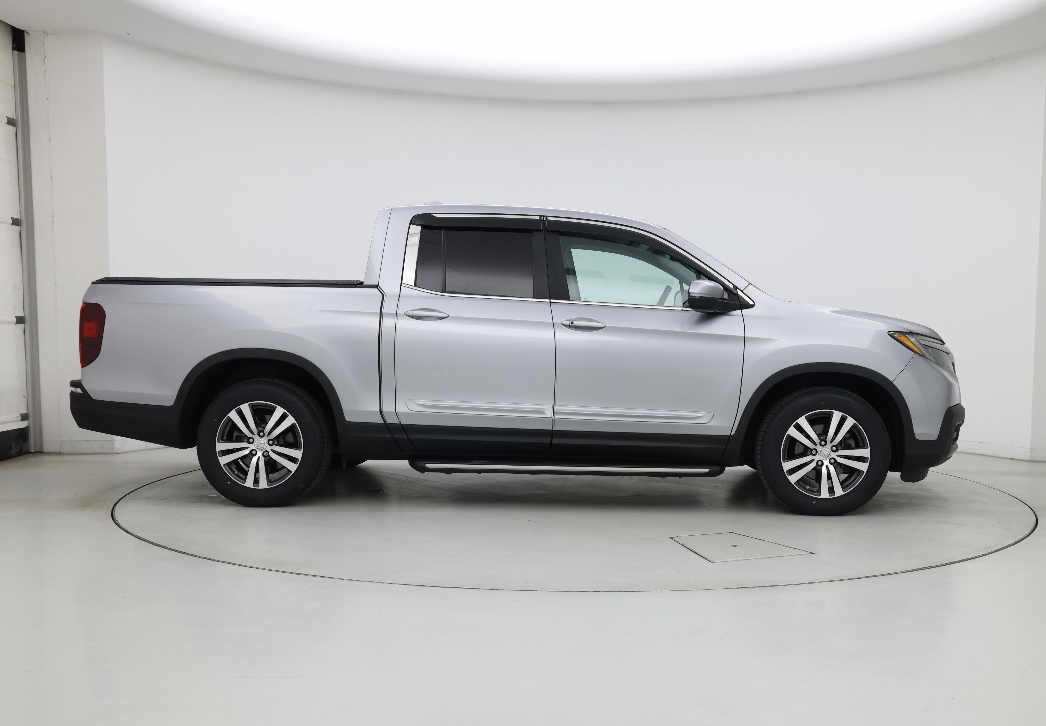 Thumbnail: 2017 Honda Ridgeline - 7