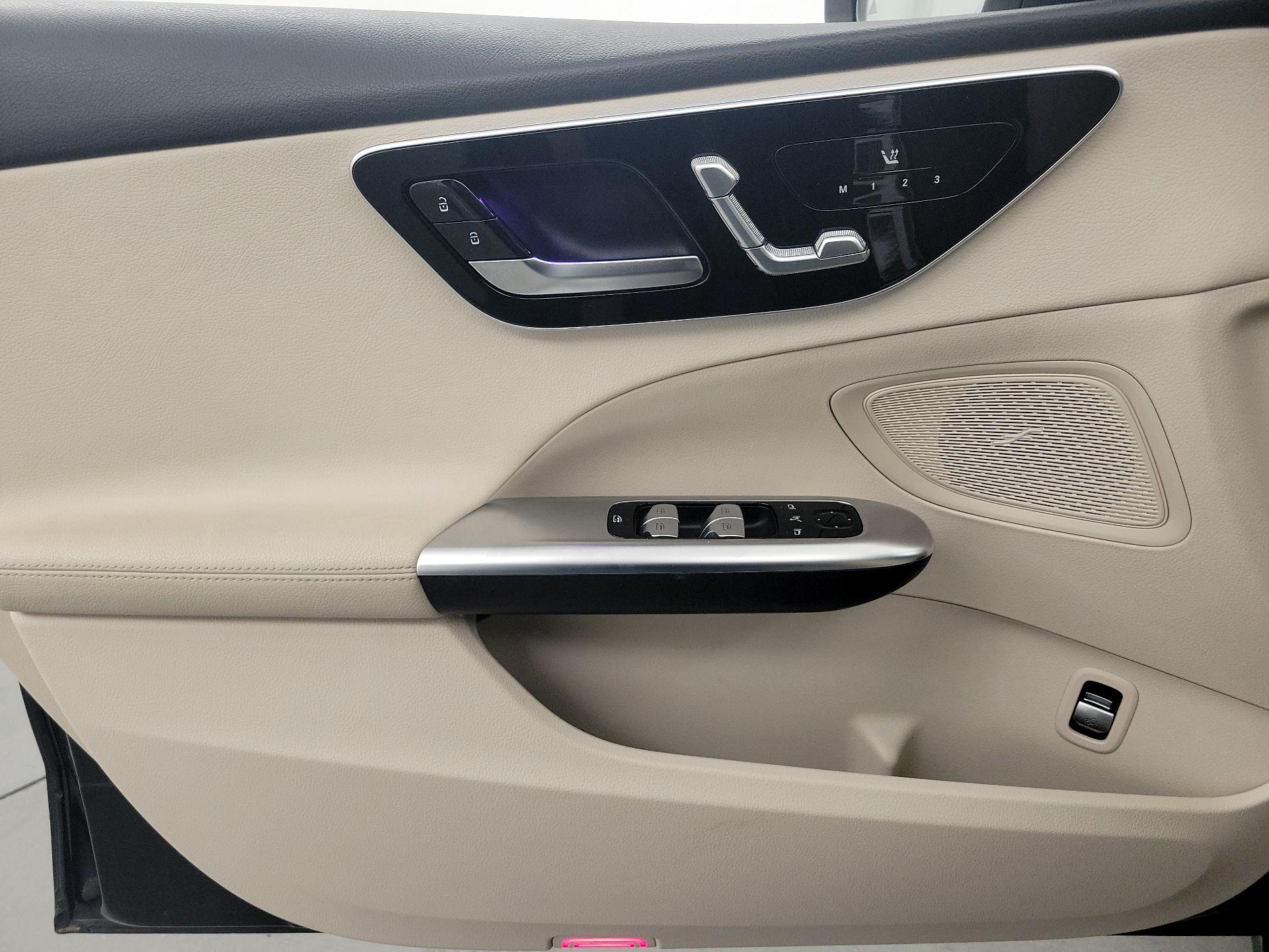 Thumbnail: 2023 Mercedes-Benz C-Class - 12