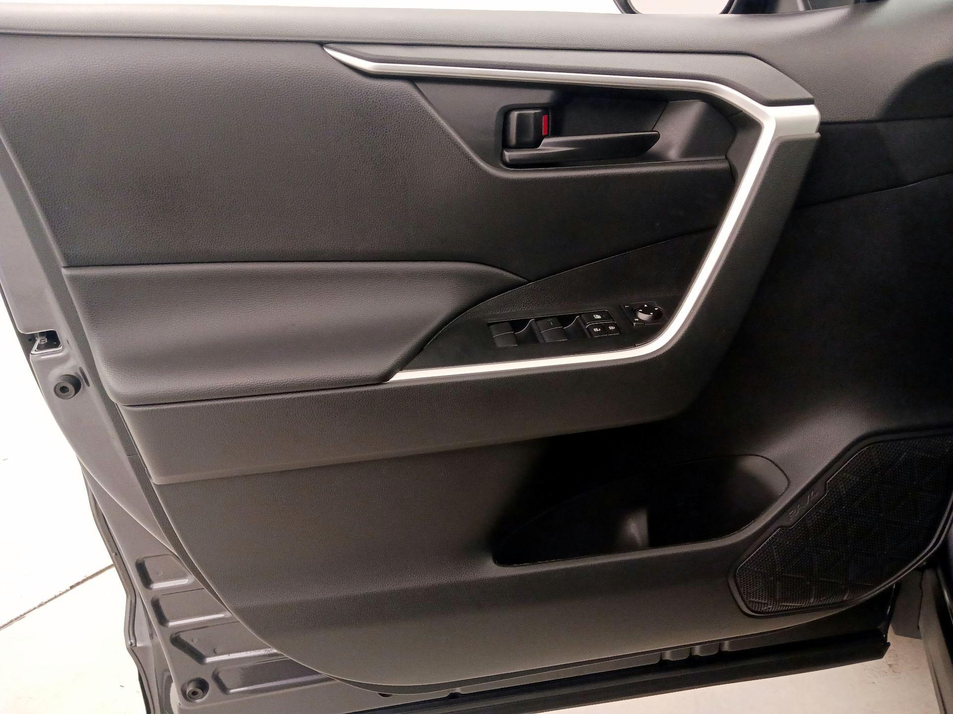 Thumbnail: 2023 Toyota RAV4 - 12