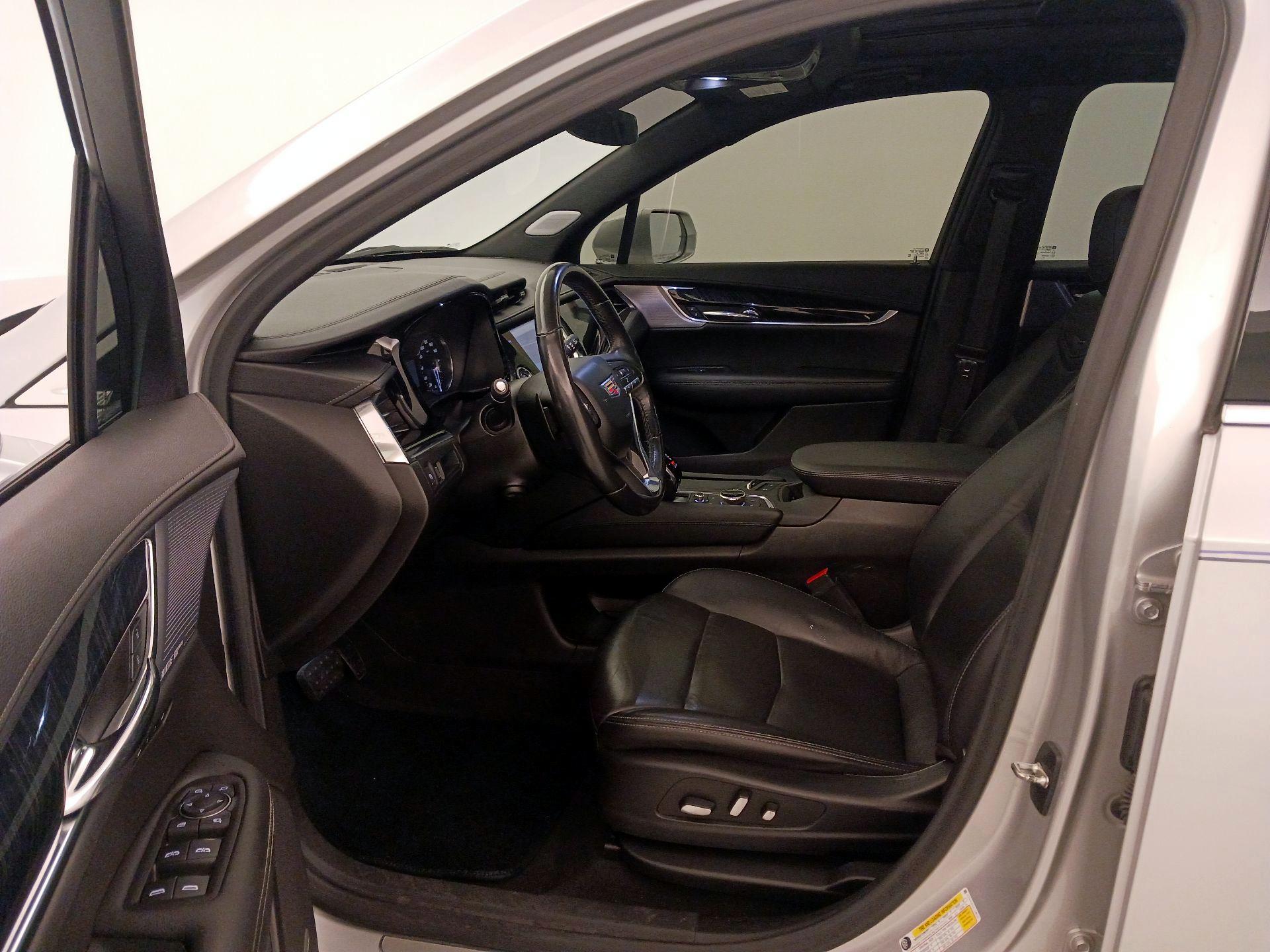 Thumbnail: 2020 Cadillac XT6 - 11