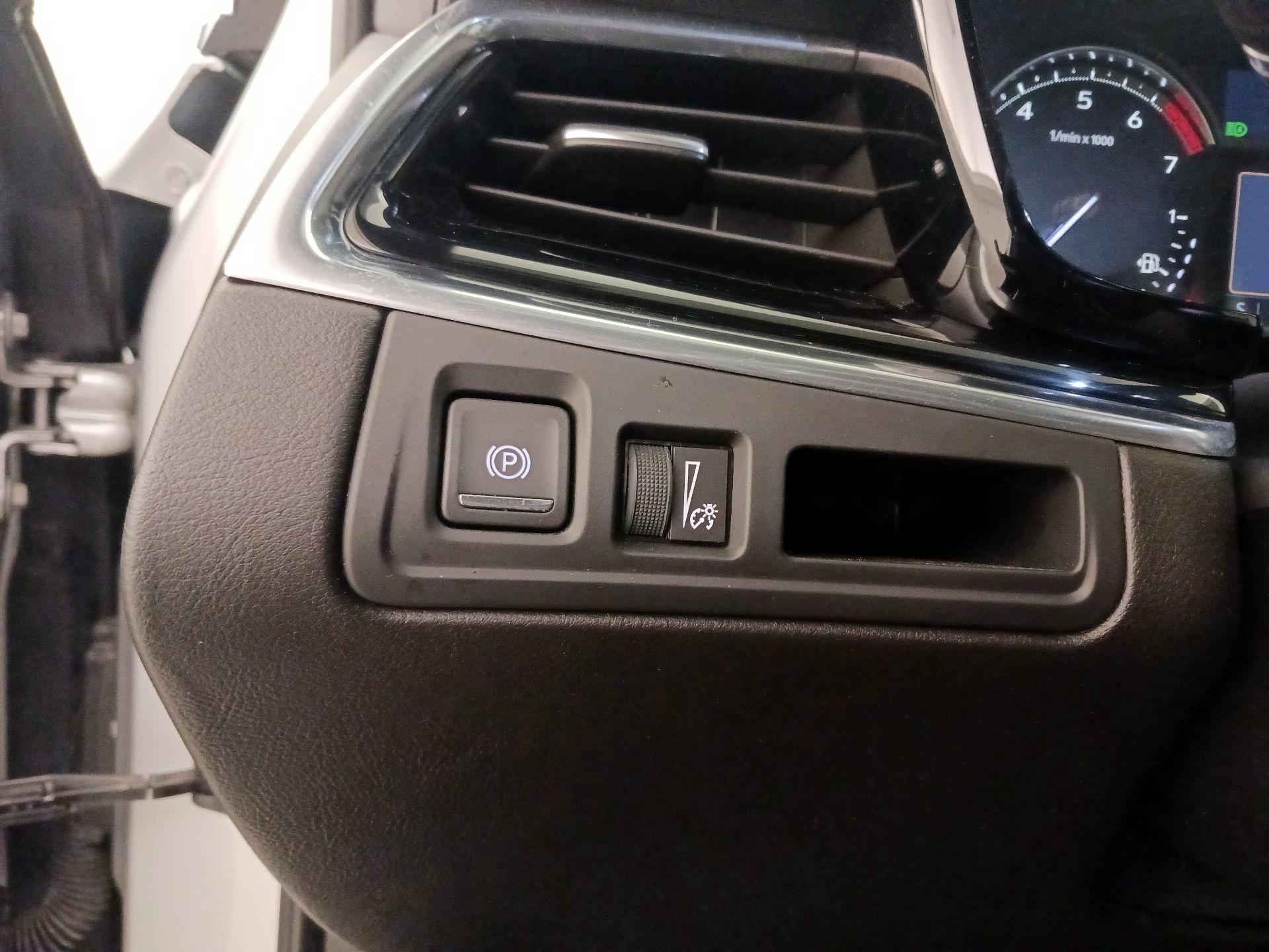 Thumbnail: 2020 Cadillac XT6 - 13