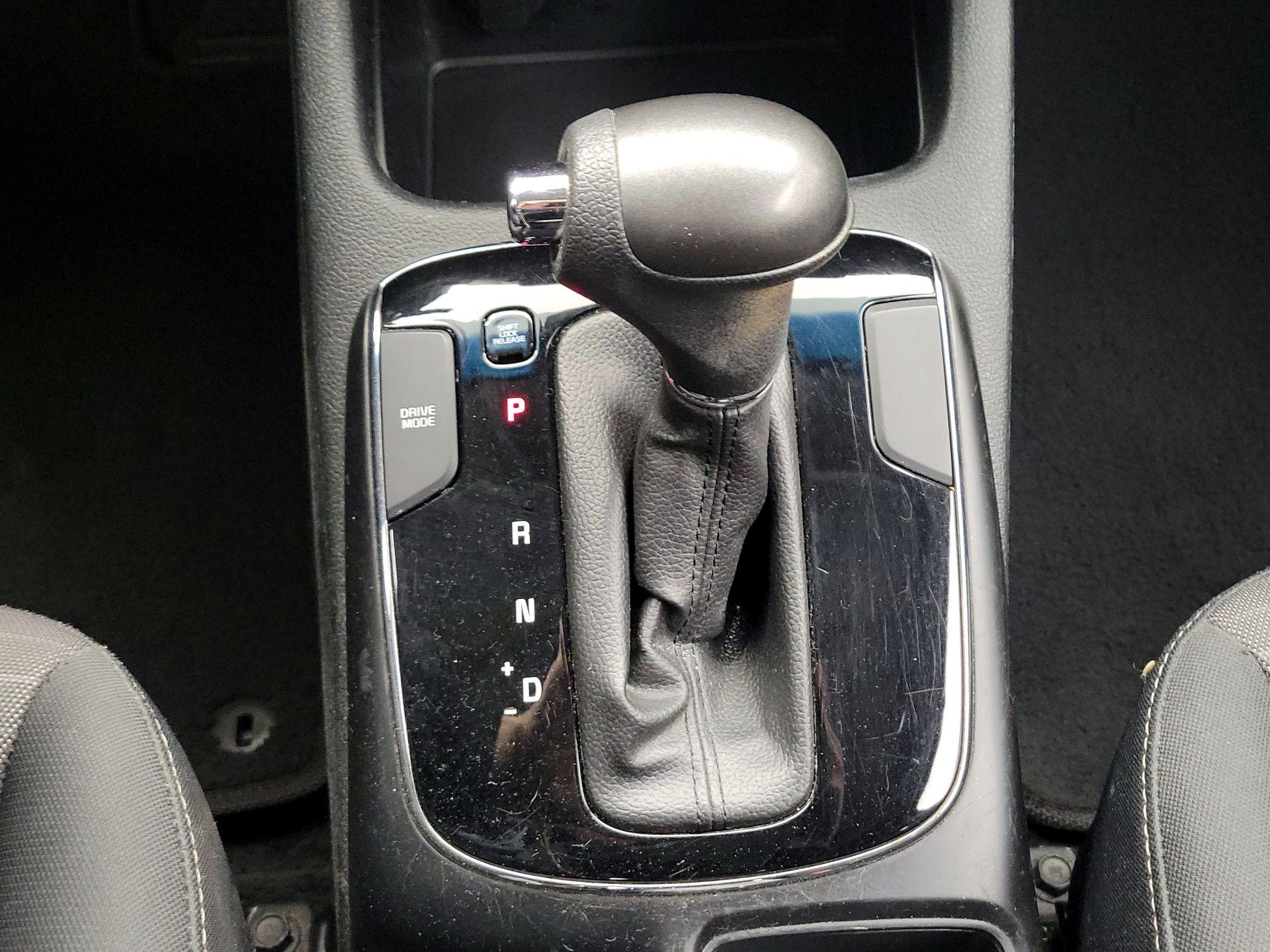 Thumbnail: 2018 Kia Forte - 17