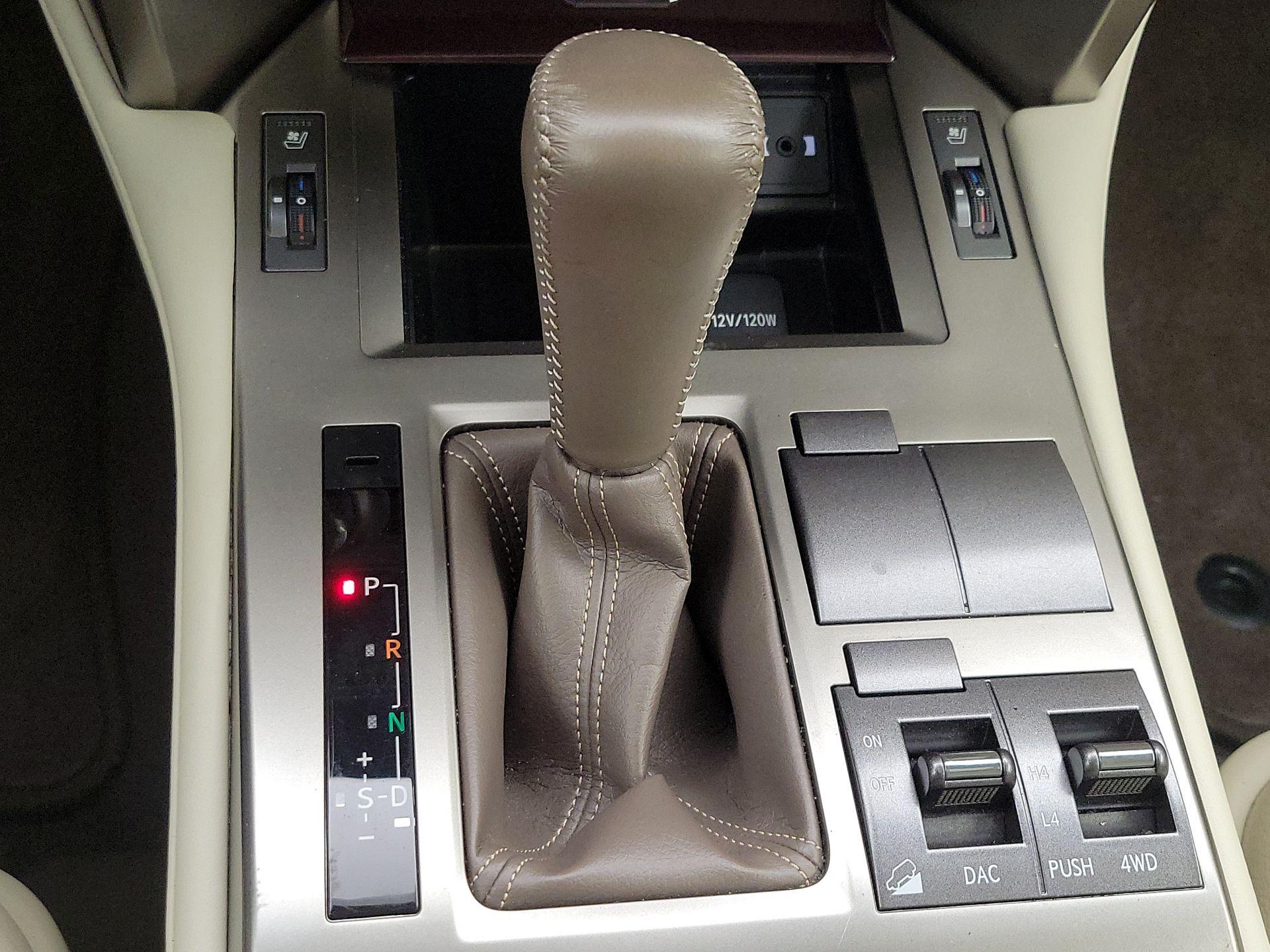 Thumbnail: 2019 Lexus GX - 18