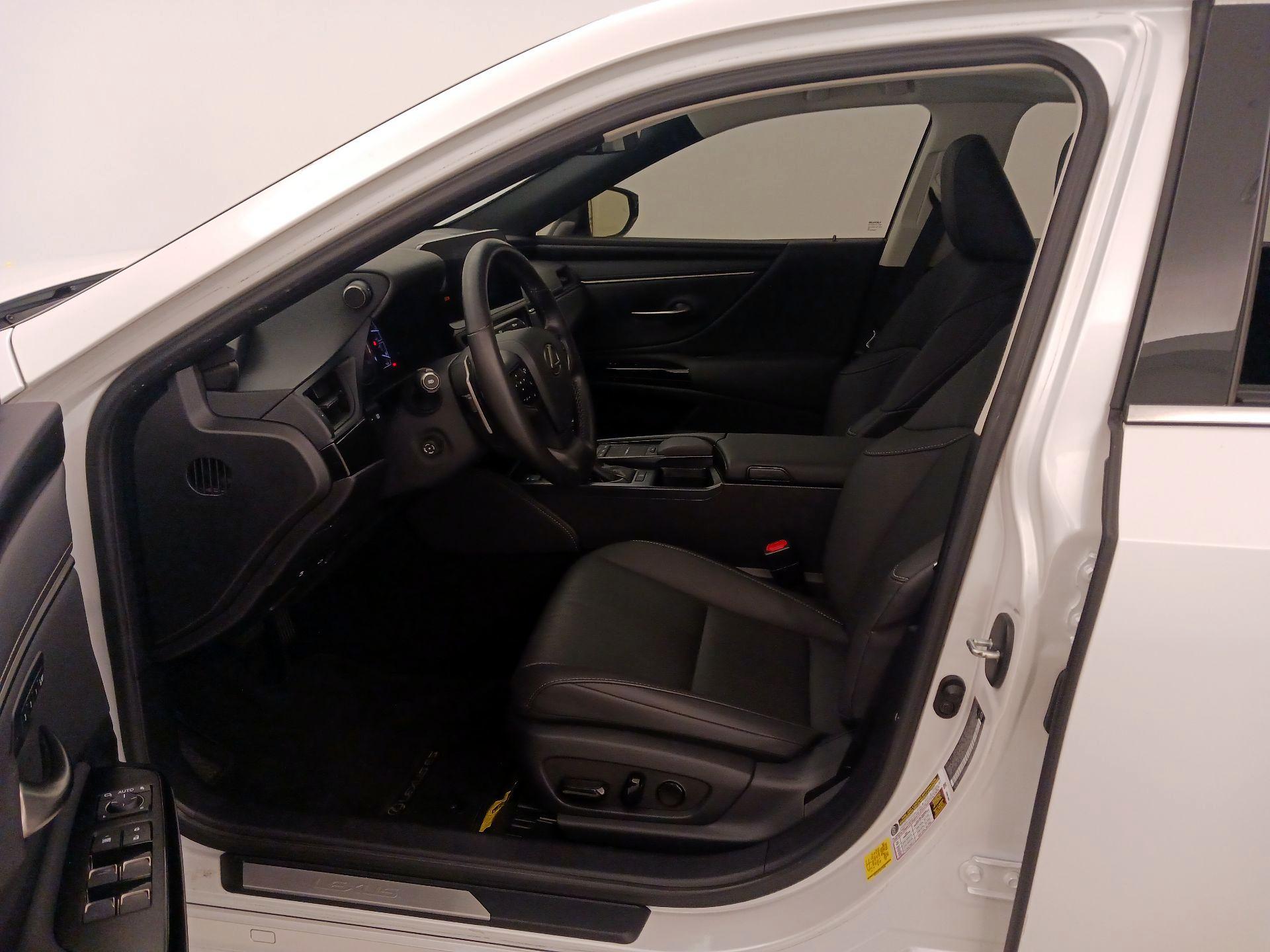 Thumbnail: 2022 Lexus ES - 11