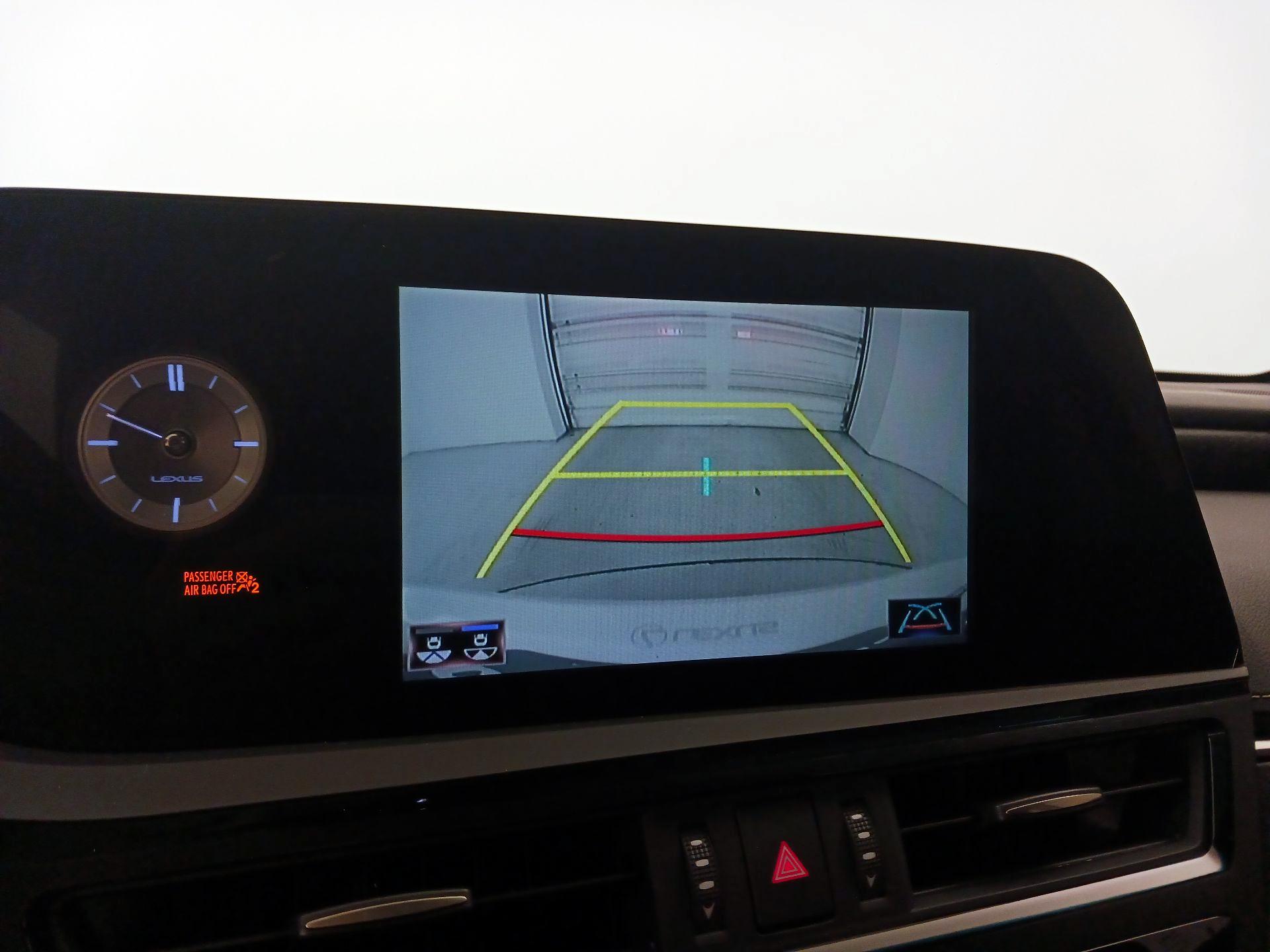 Thumbnail: 2022 Lexus ES - 14