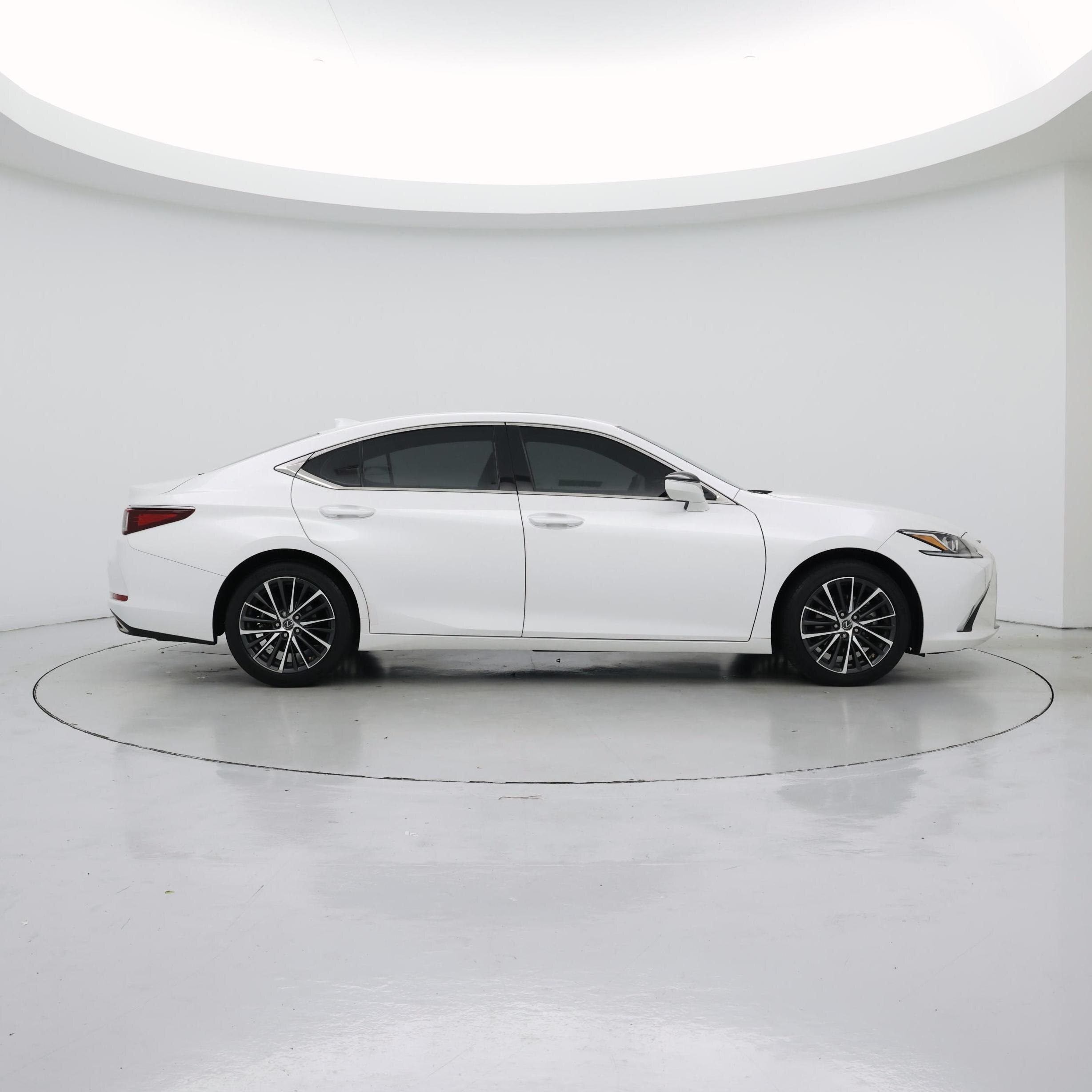 Thumbnail: 2022 Lexus ES - 7