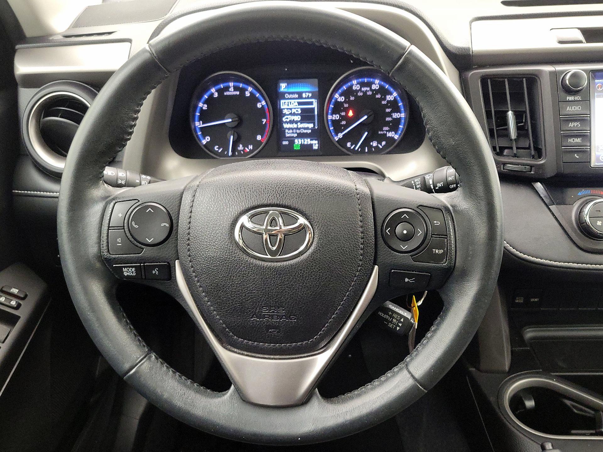 Thumbnail: 2017 Toyota RAV4 - 10
