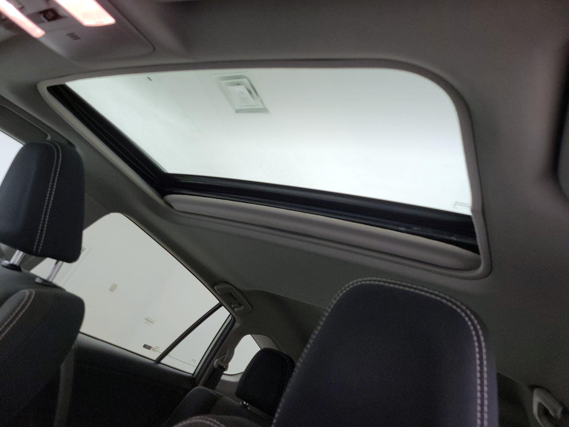 Thumbnail: 2017 Toyota RAV4 - 20