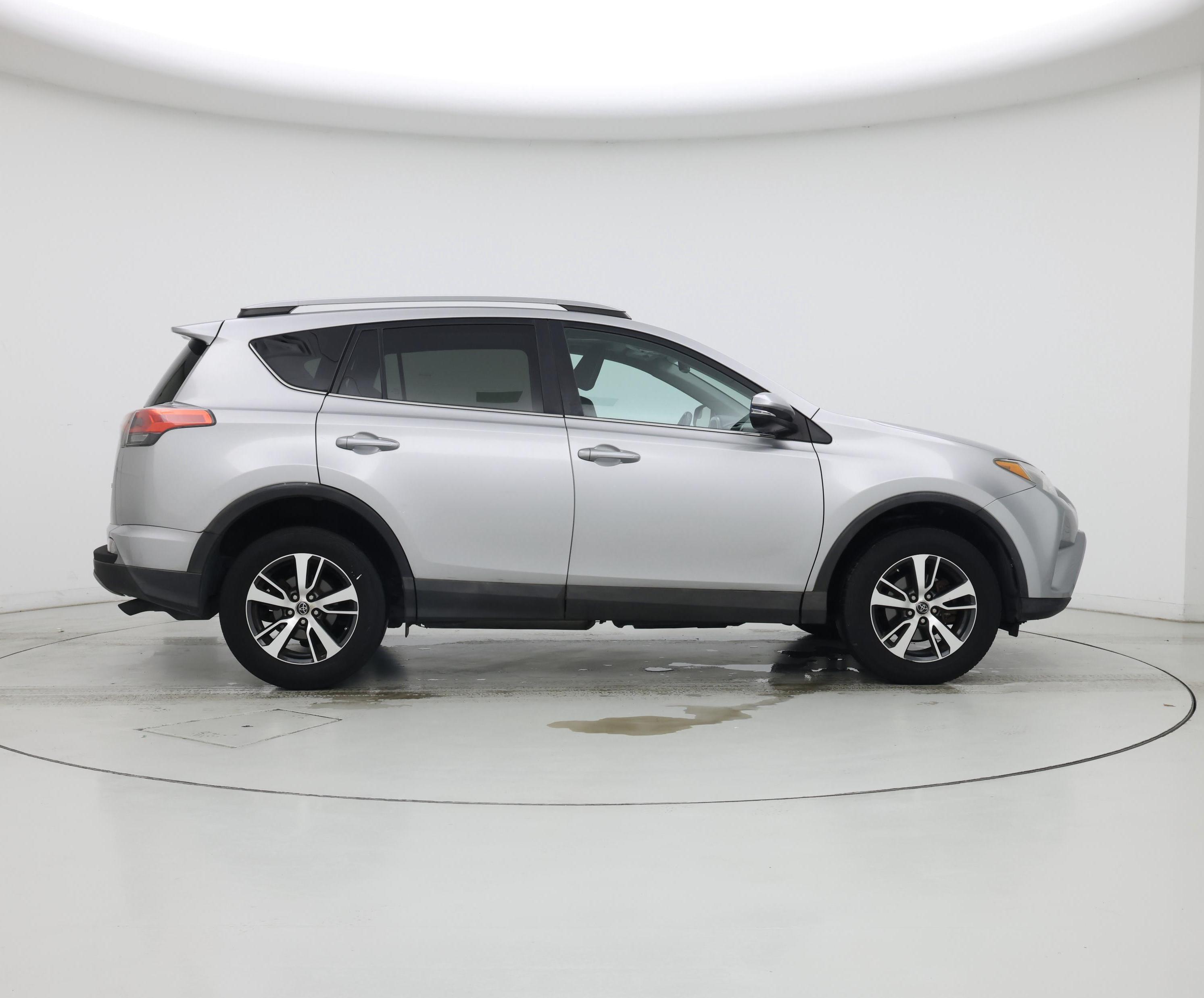 Thumbnail: 2017 Toyota RAV4 - 7