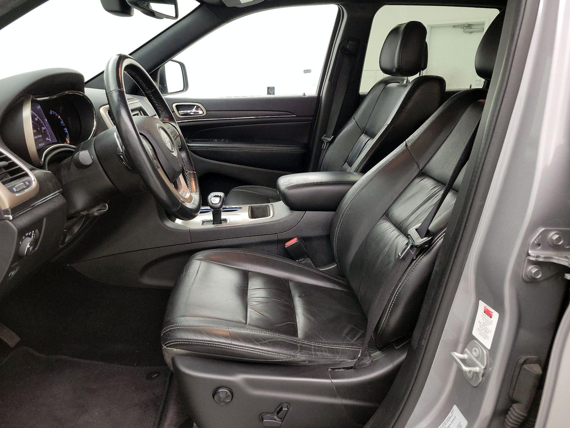 Thumbnail: 2015 Jeep Grand Cherokee - 11