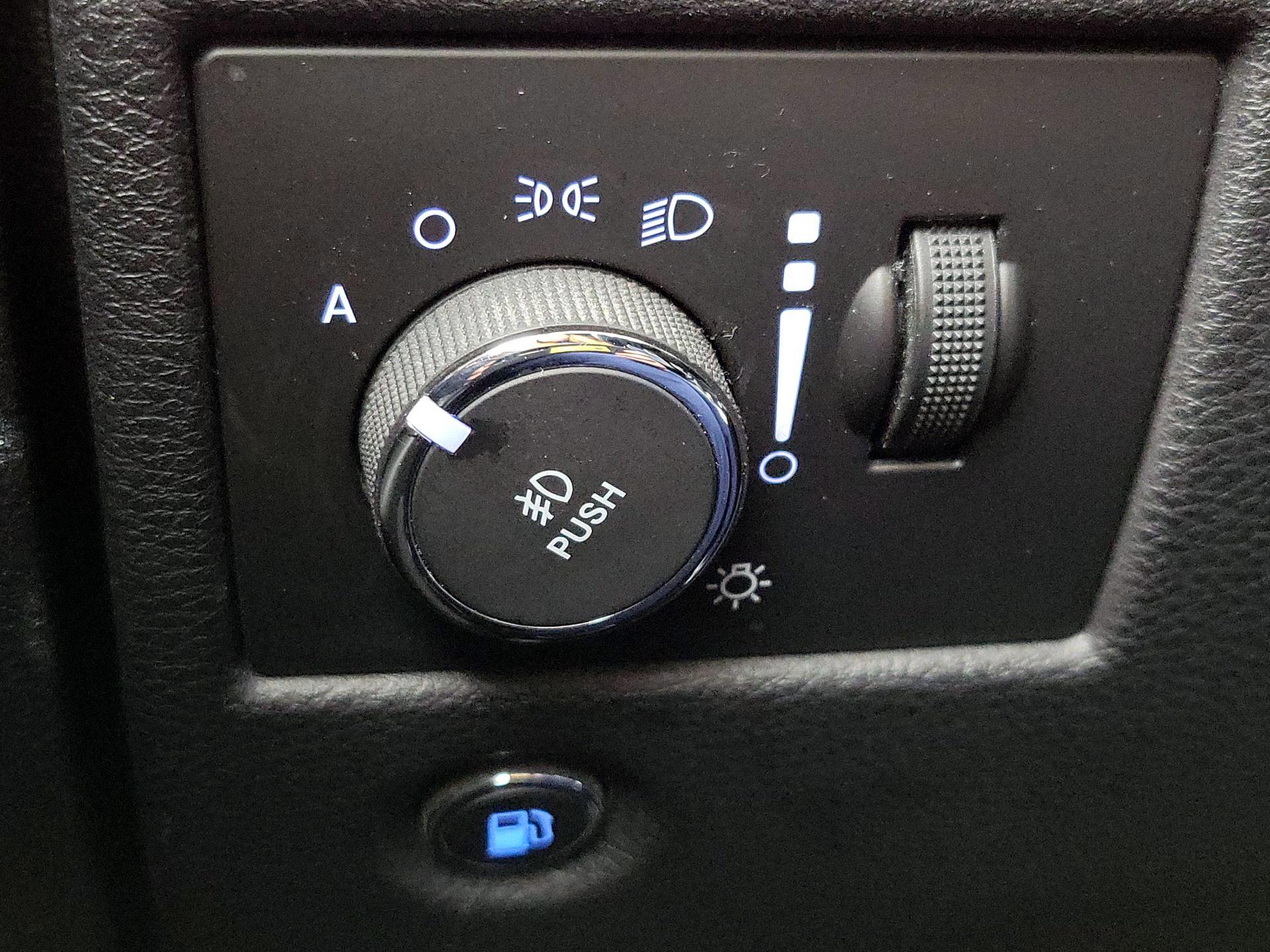 Thumbnail: 2015 Jeep Grand Cherokee - 13