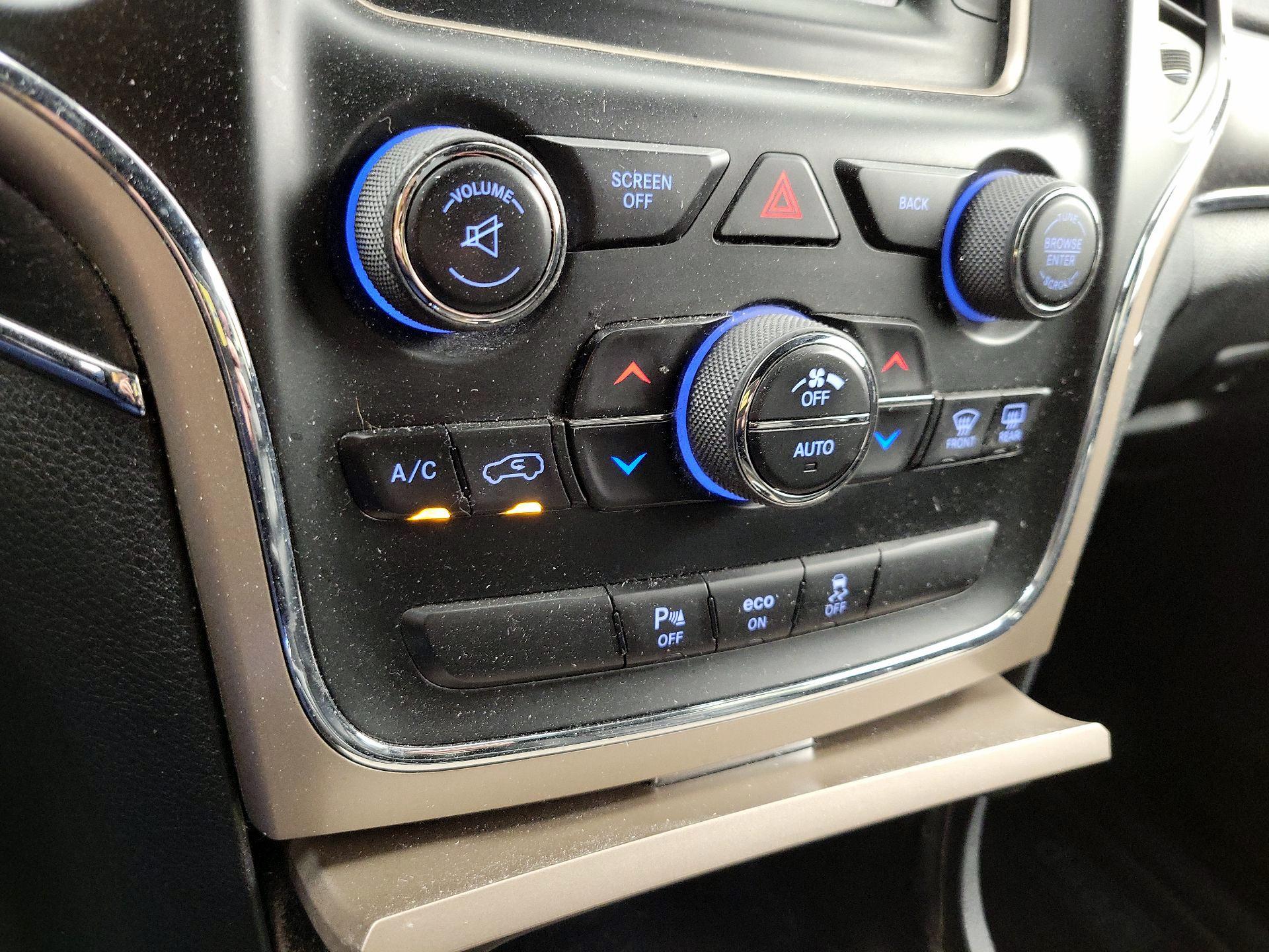 Thumbnail: 2015 Jeep Grand Cherokee - 16