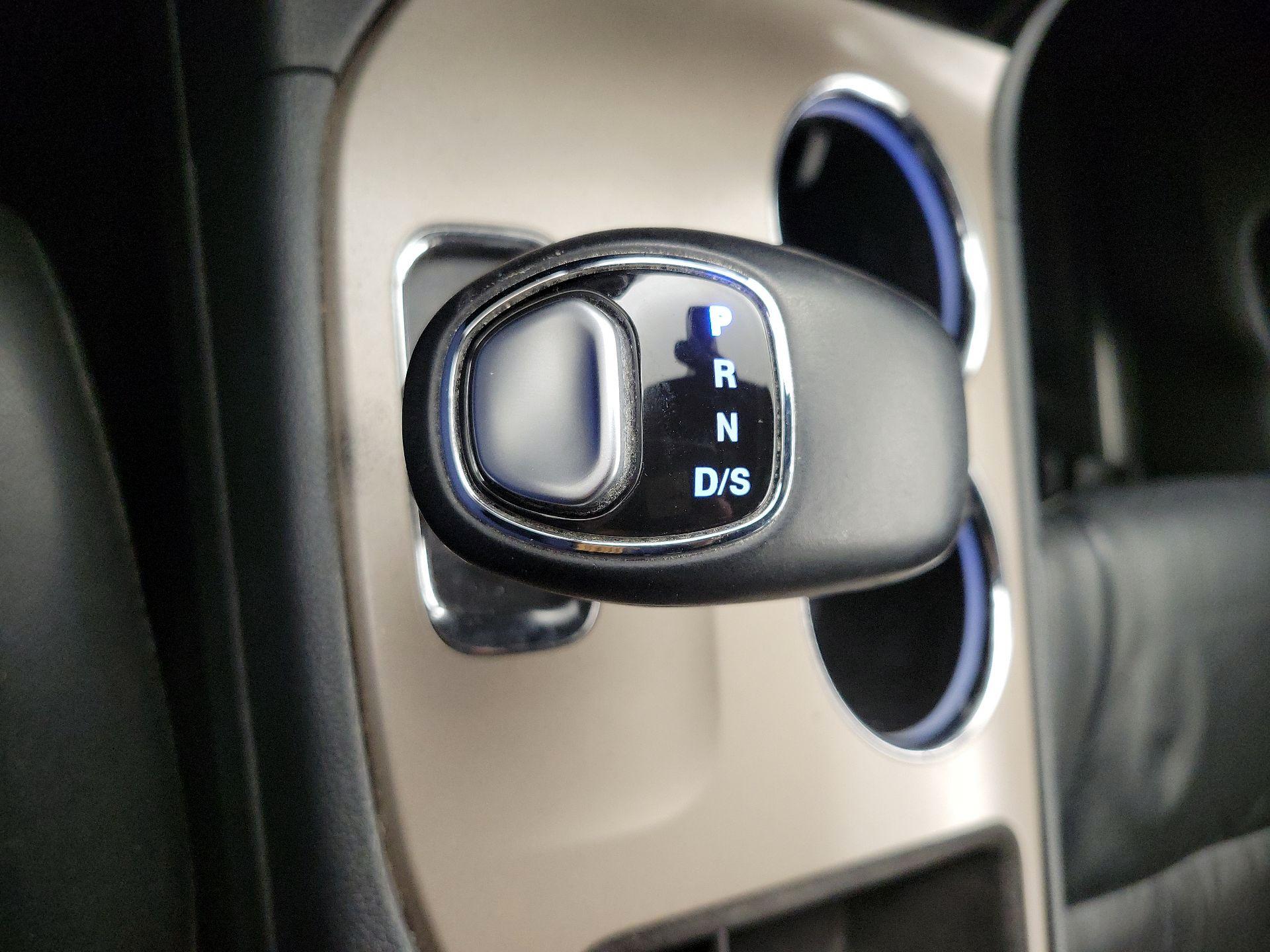 Thumbnail: 2015 Jeep Grand Cherokee - 17