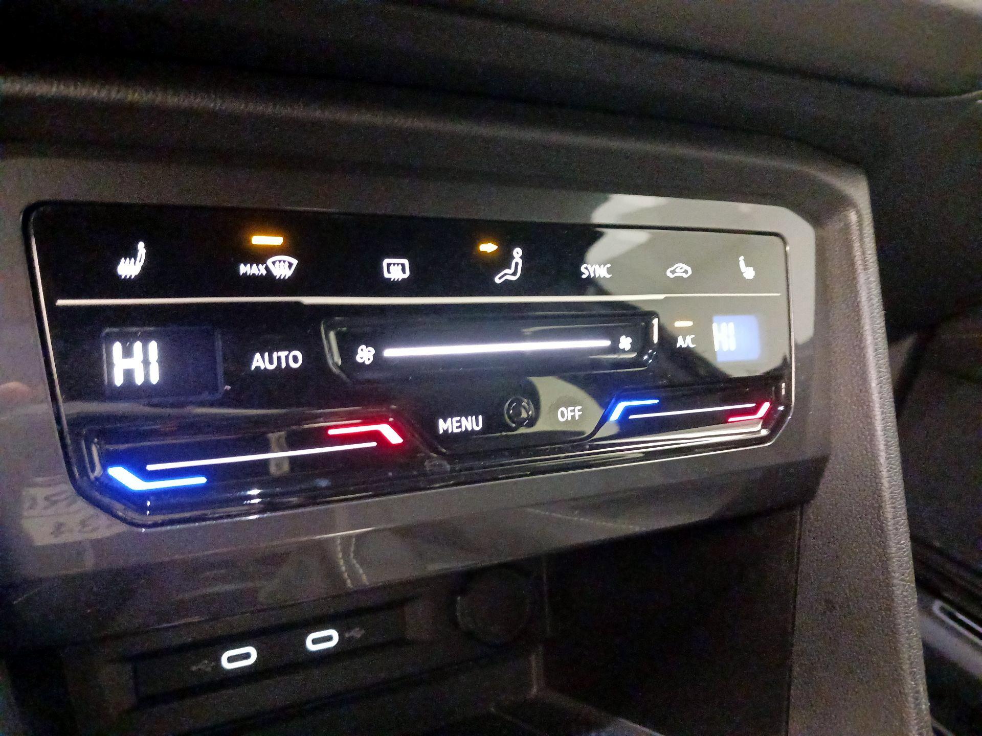 Thumbnail: 2023 Volkswagen Tiguan - 16