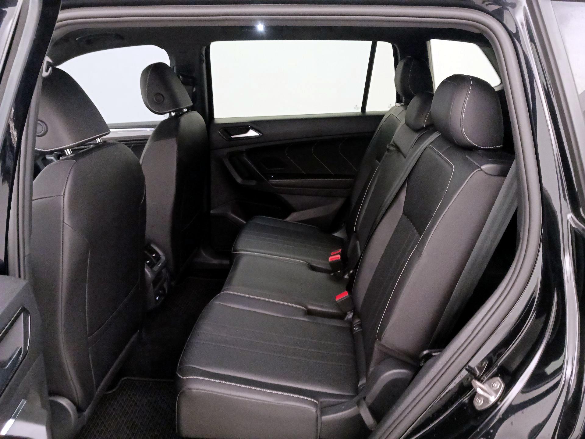 Thumbnail: 2023 Volkswagen Tiguan - 20