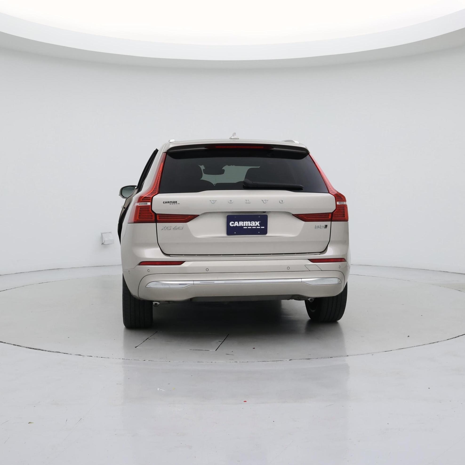 Thumbnail: 2023 Volvo XC60 - 6