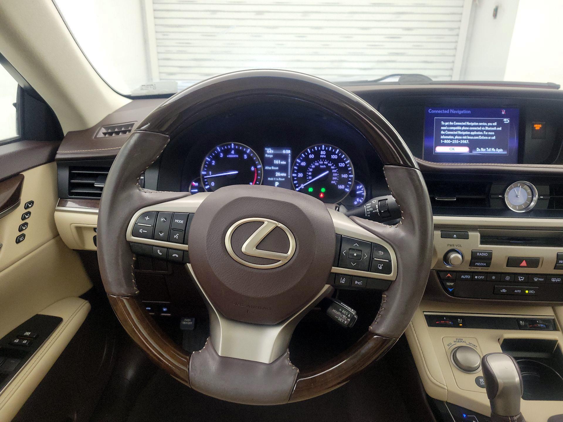 Thumbnail: 2018 Lexus ES - 10