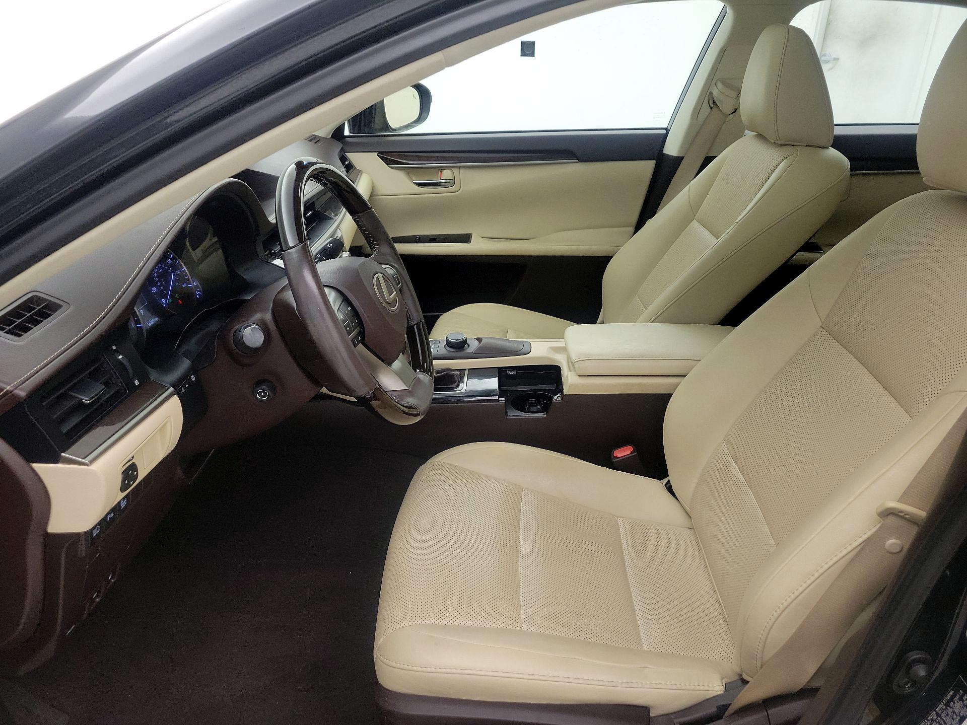 Thumbnail: 2018 Lexus ES - 11
