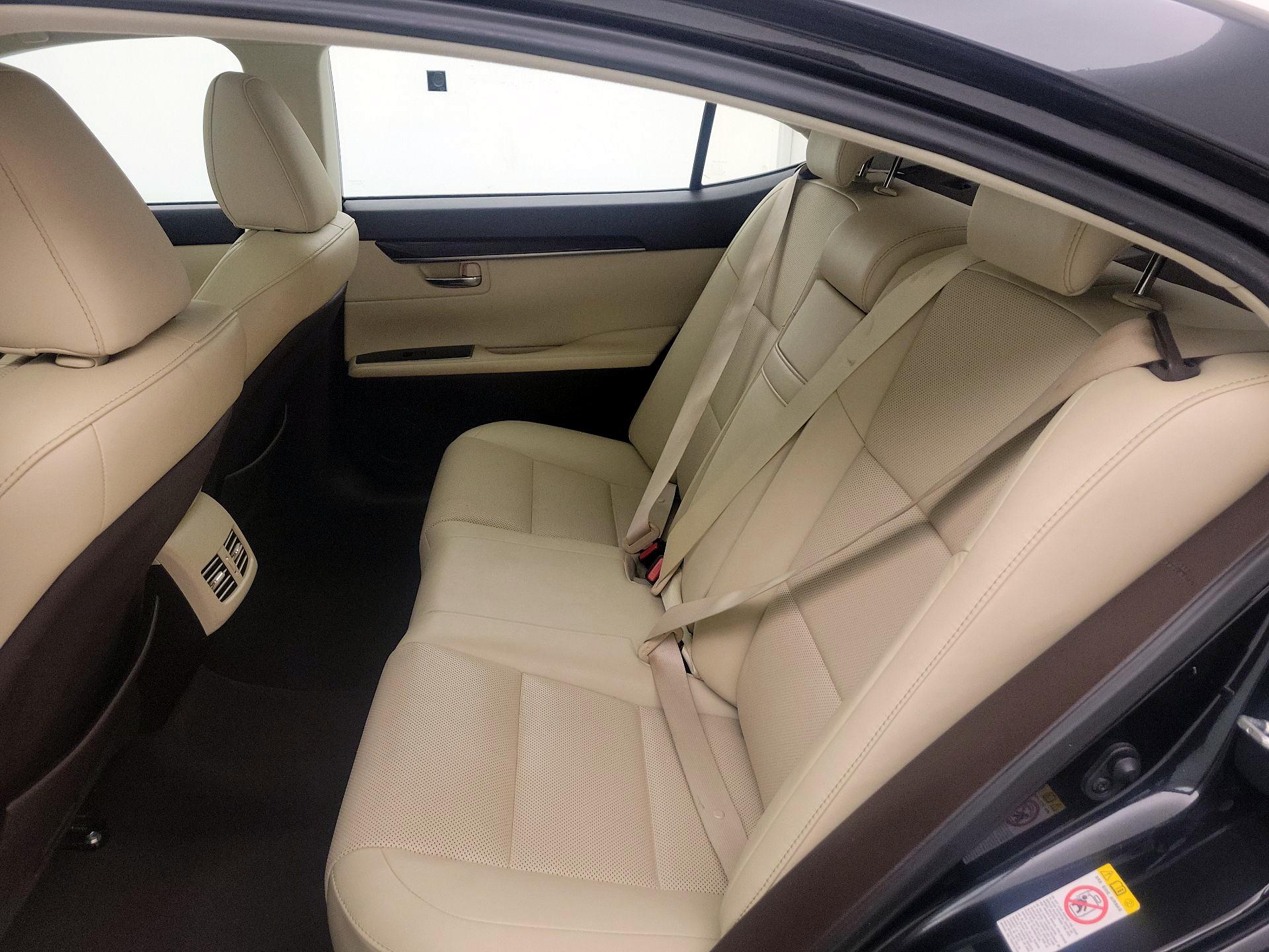 Thumbnail: 2018 Lexus ES - 20