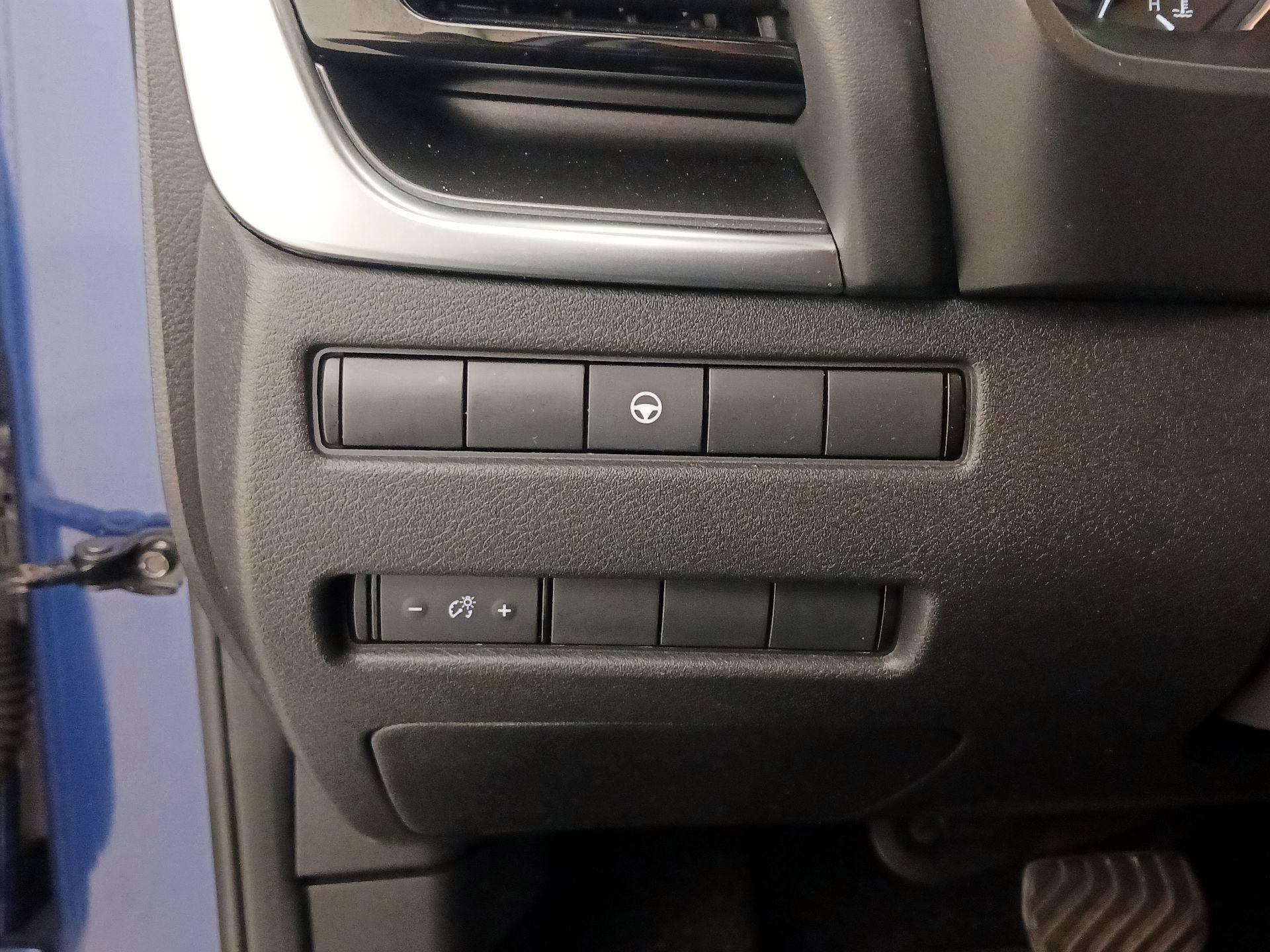 Thumbnail: 2021 Nissan Rogue - 13