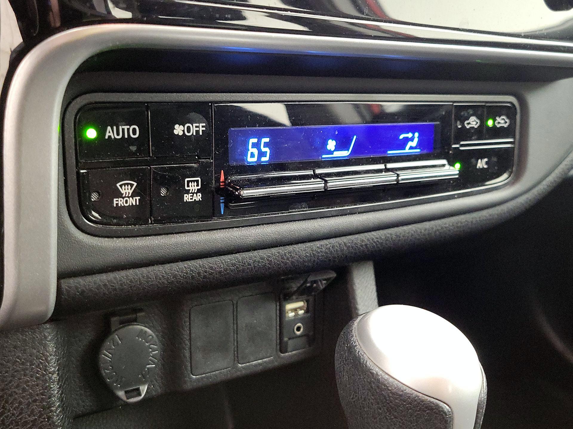 Thumbnail: 2018 Toyota Corolla - 16