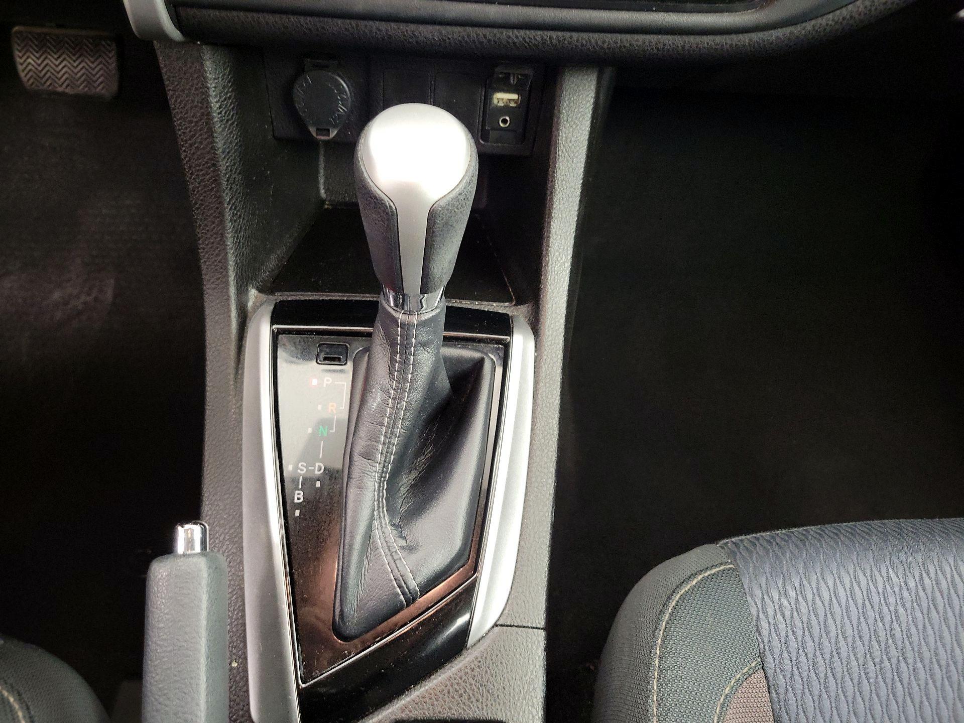 Thumbnail: 2018 Toyota Corolla - 17