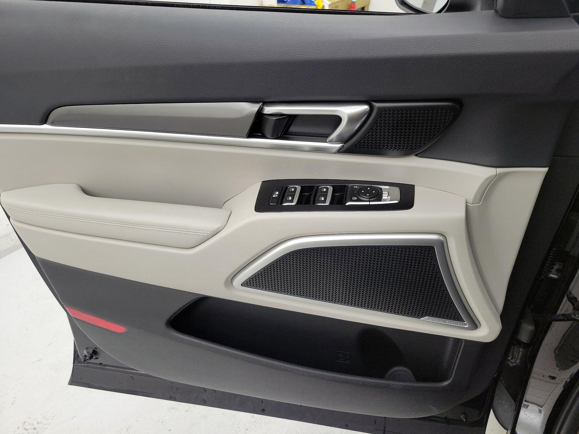 Thumbnail: 2023 Kia Telluride - 12