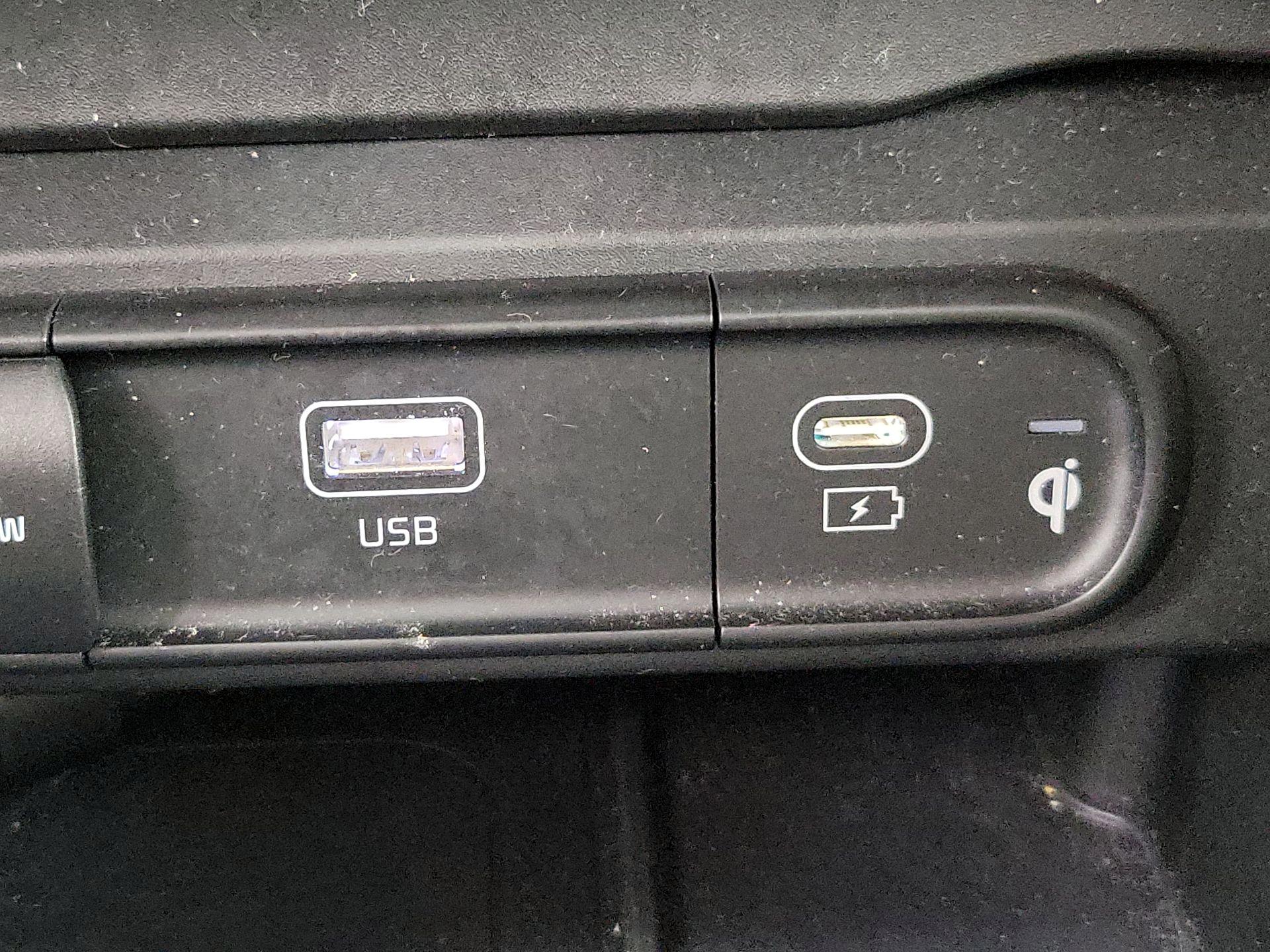 Thumbnail: 2023 Kia Telluride - 18