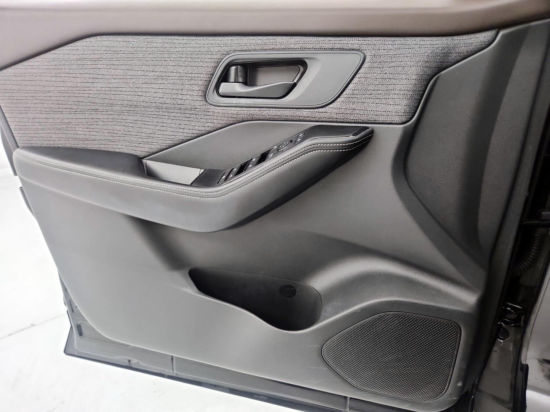 Thumbnail: 2021 Nissan Rogue - 12