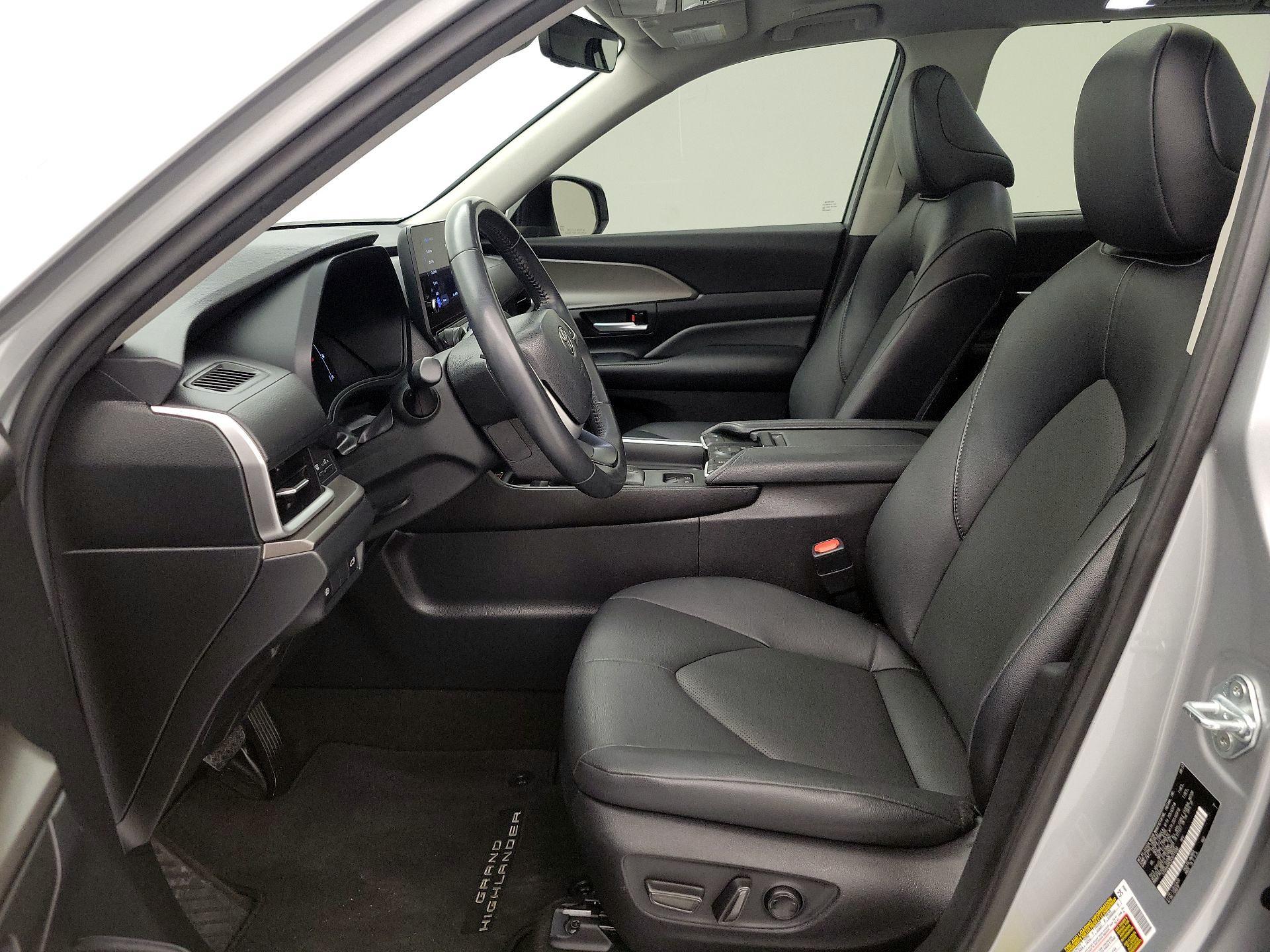 Thumbnail: 2024 Toyota Grand Highlander - 11