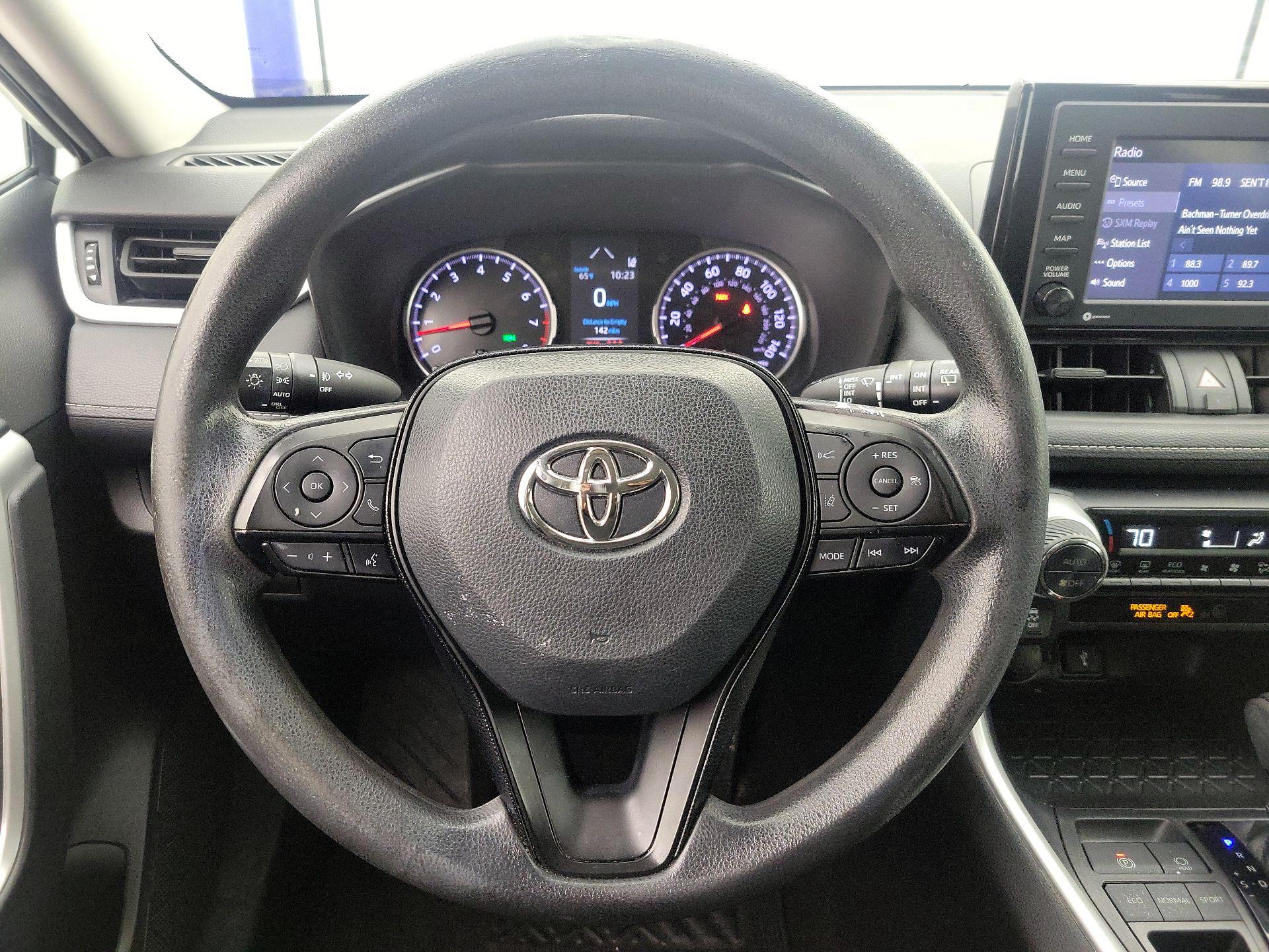 Thumbnail: 2021 Toyota RAV4 - 10