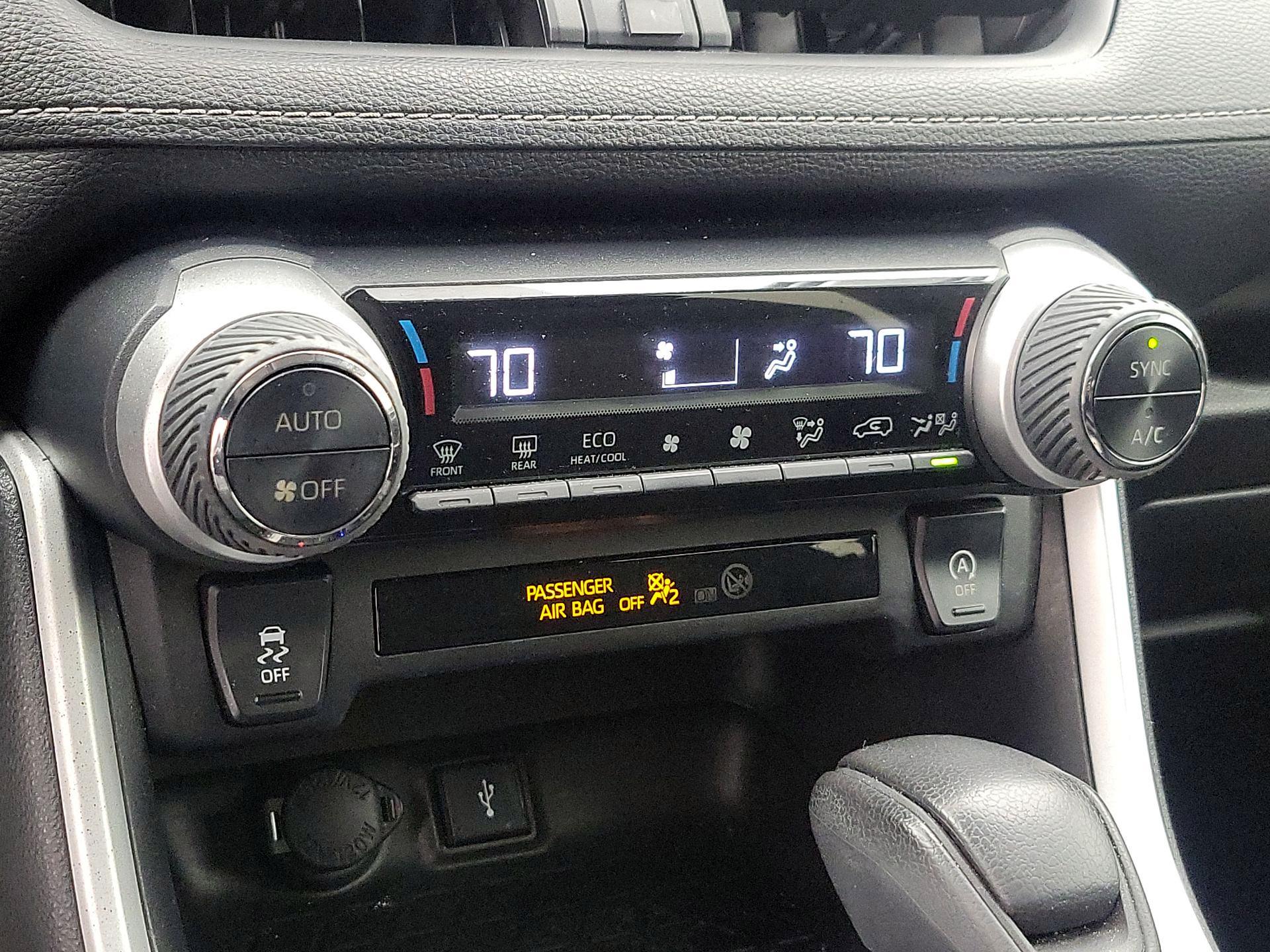 Thumbnail: 2021 Toyota RAV4 - 15