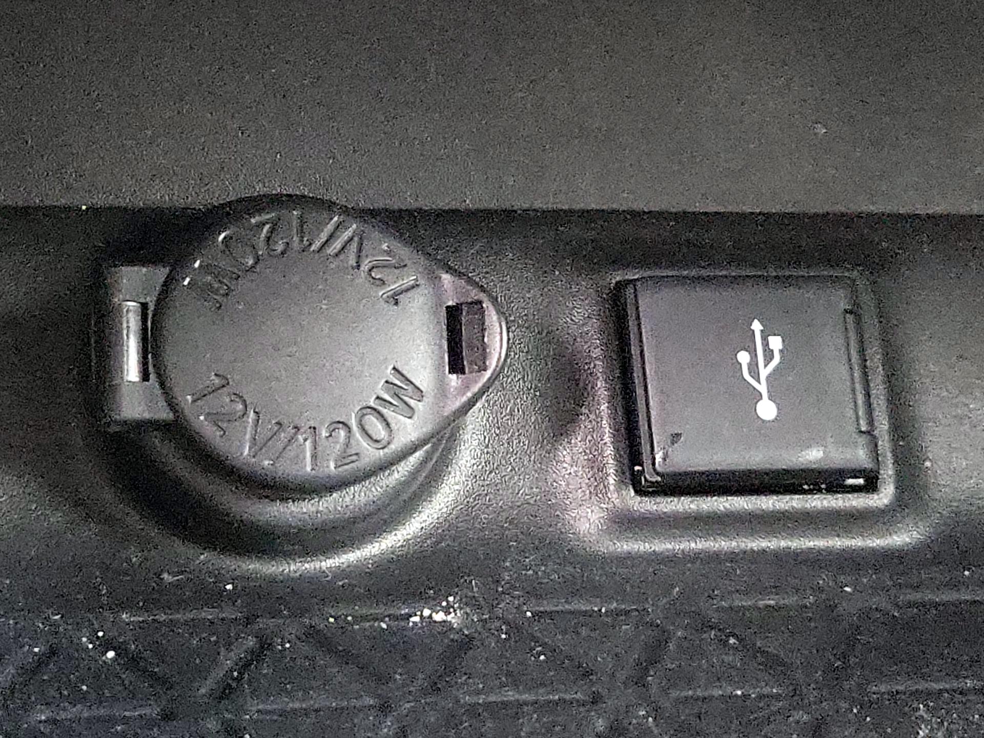 Thumbnail: 2021 Toyota RAV4 - 17