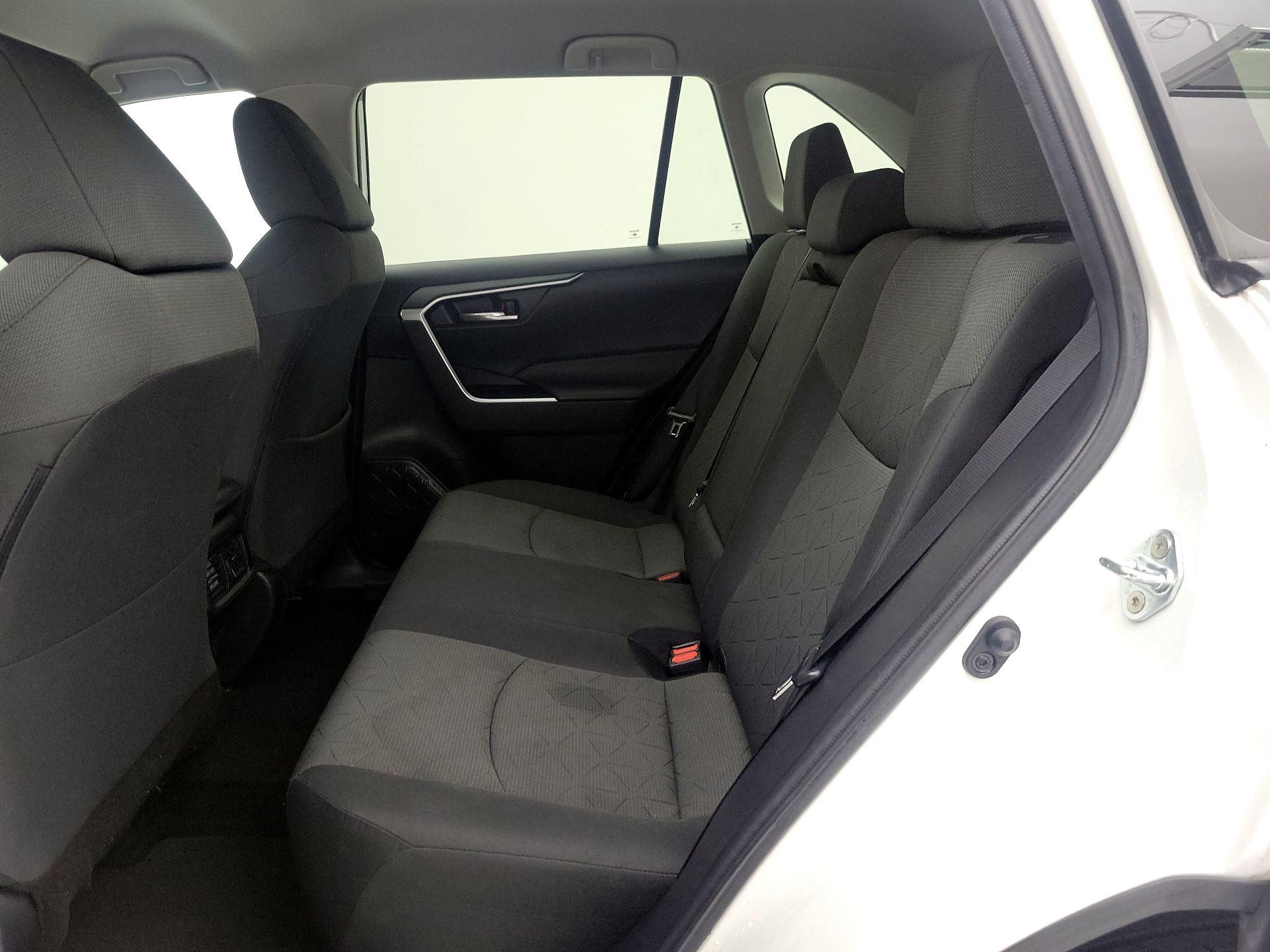 Thumbnail: 2021 Toyota RAV4 - 18