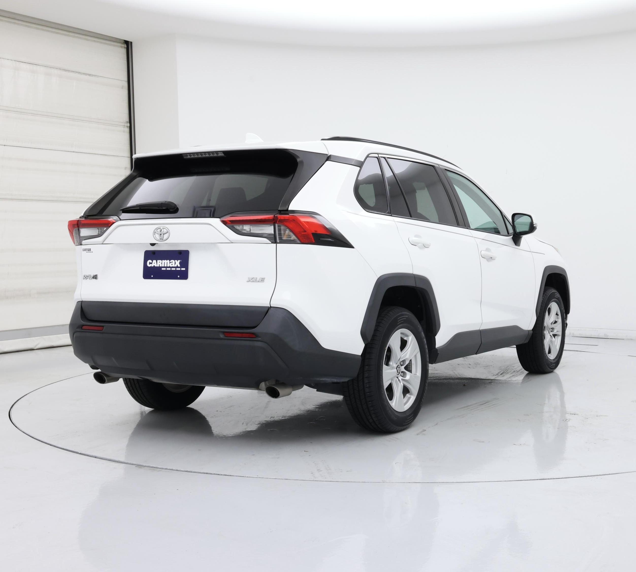 Thumbnail: 2021 Toyota RAV4 - 8