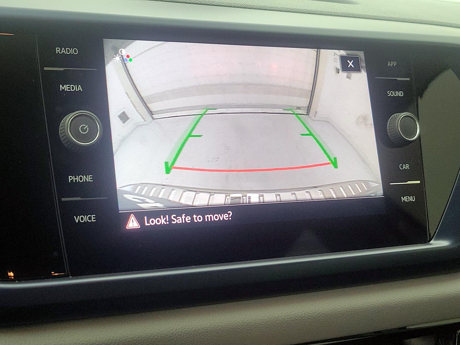 Thumbnail: 2022 Volkswagen Taos - 14