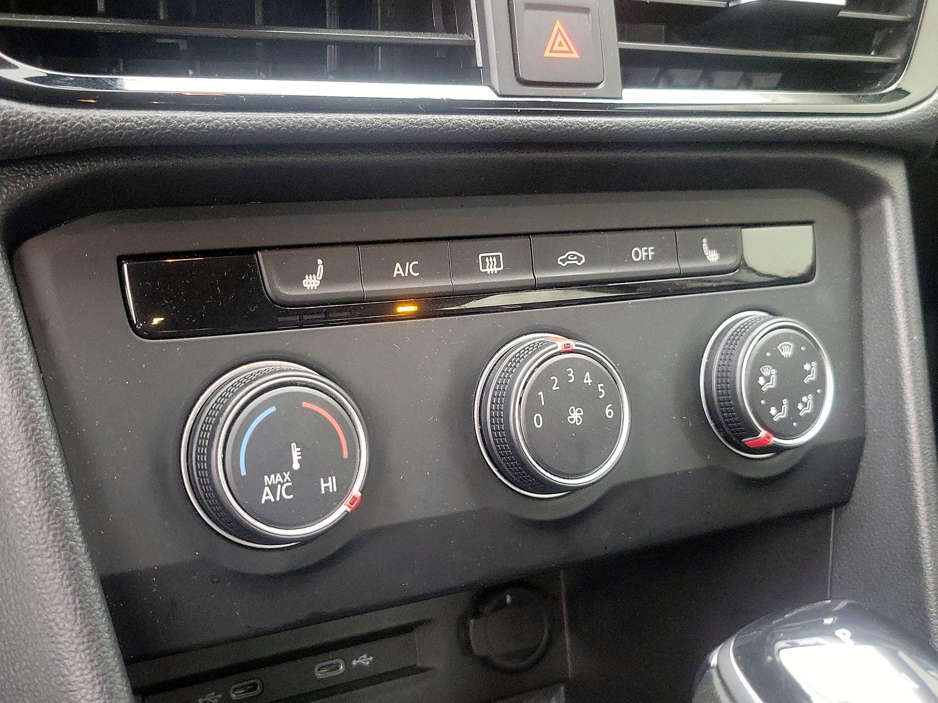 Thumbnail: 2022 Volkswagen Taos - 16