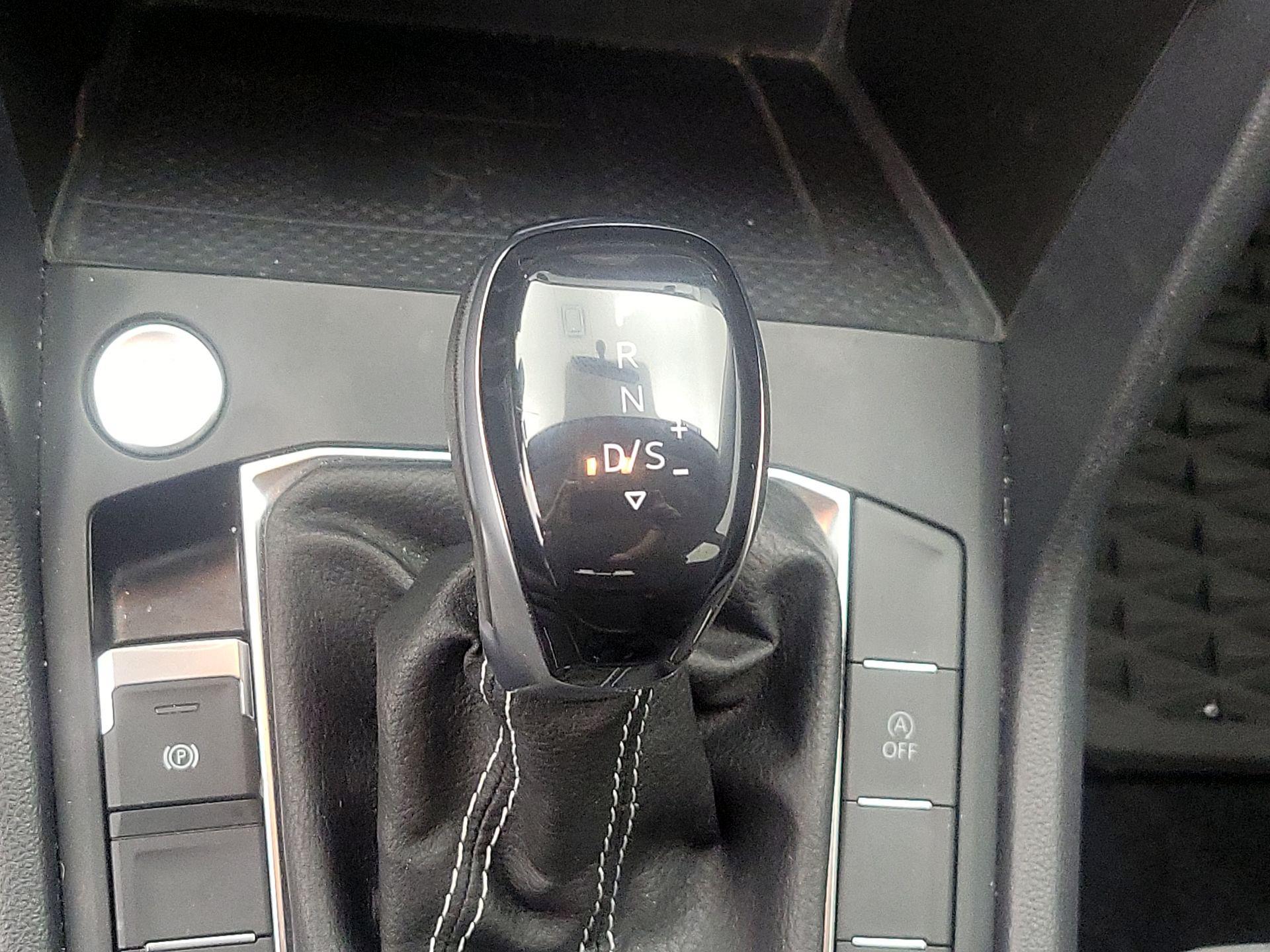 Thumbnail: 2022 Volkswagen Taos - 17