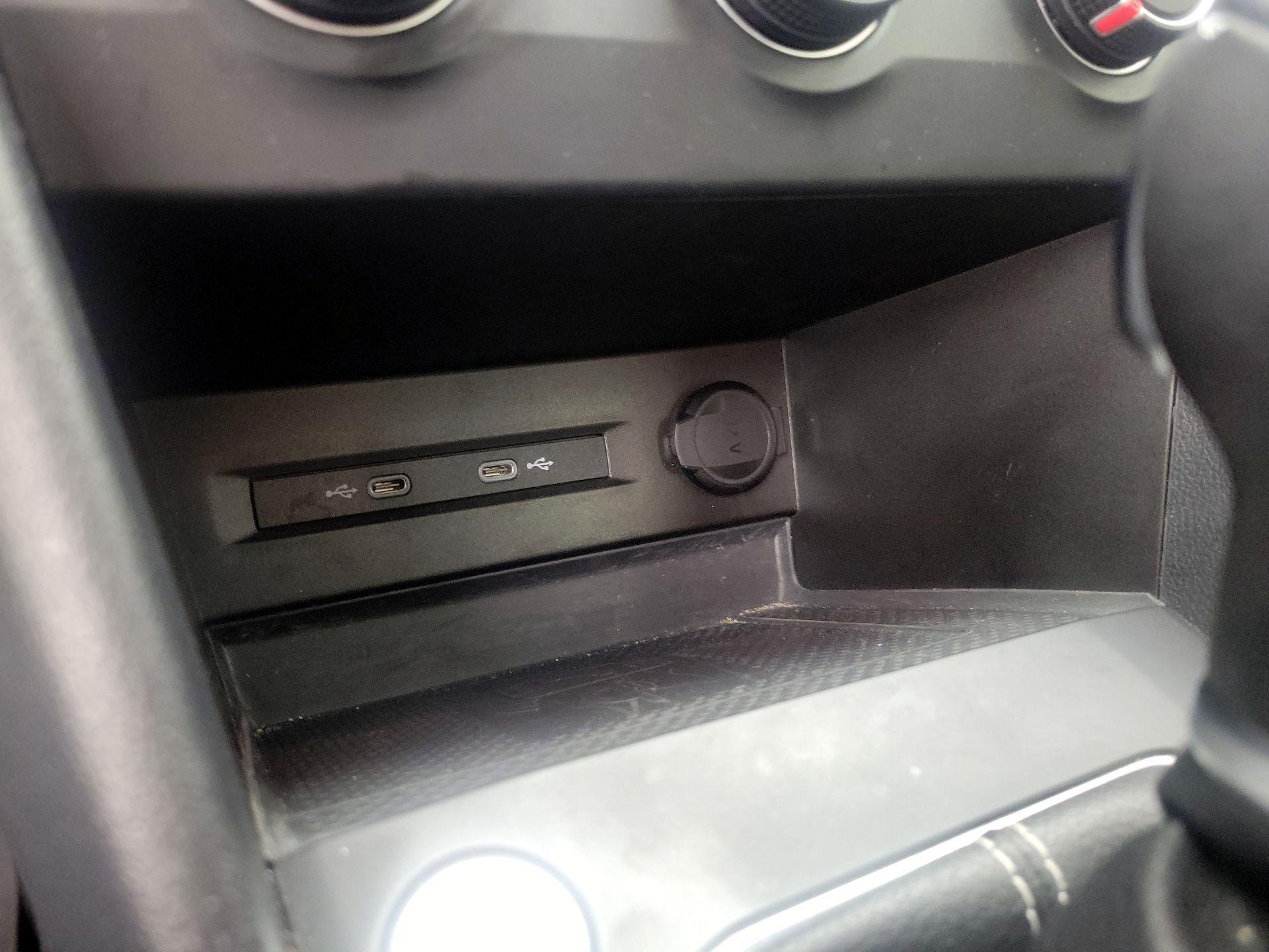 Thumbnail: 2022 Volkswagen Taos - 18