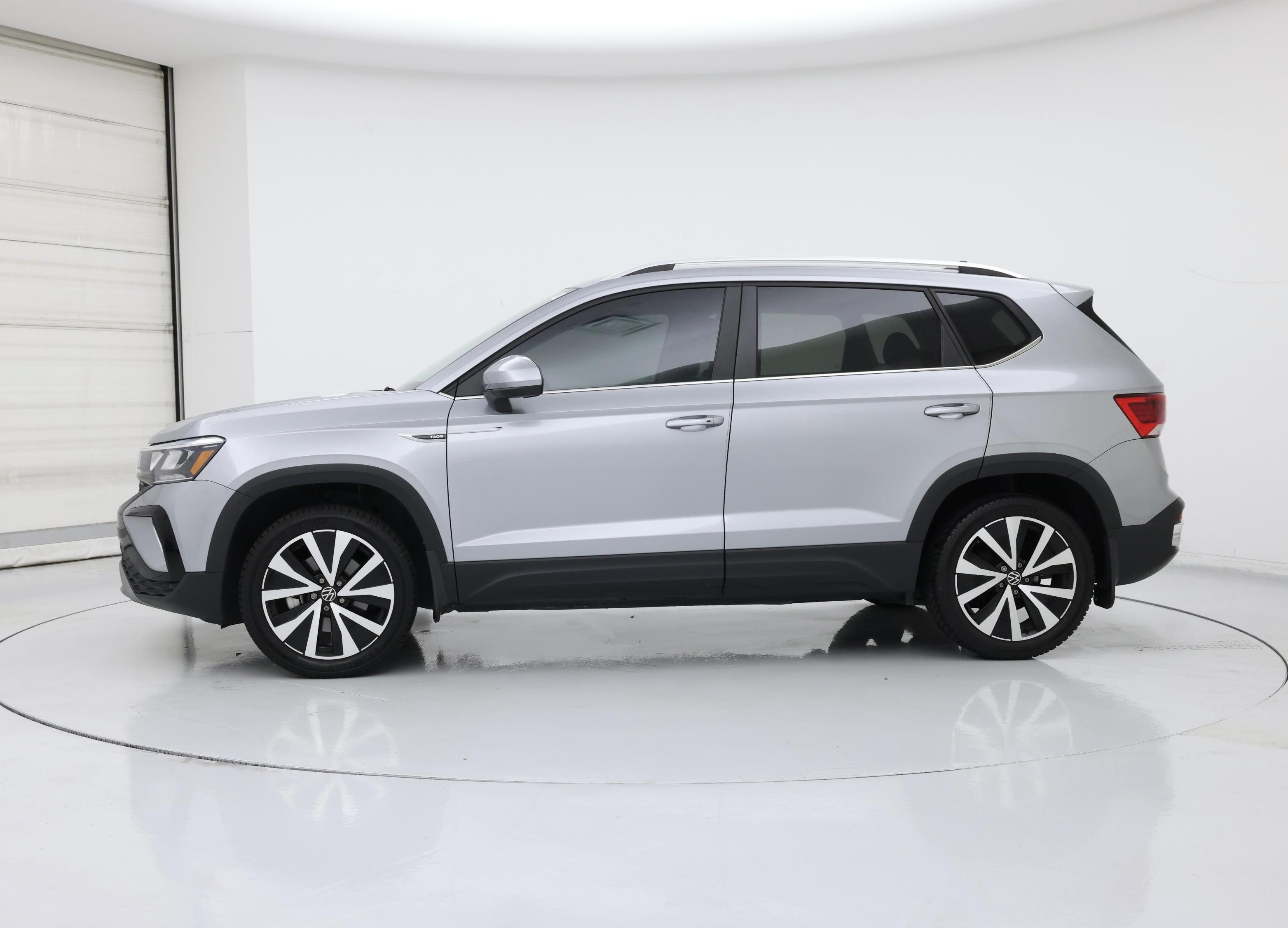 Thumbnail: 2022 Volkswagen Taos - 3