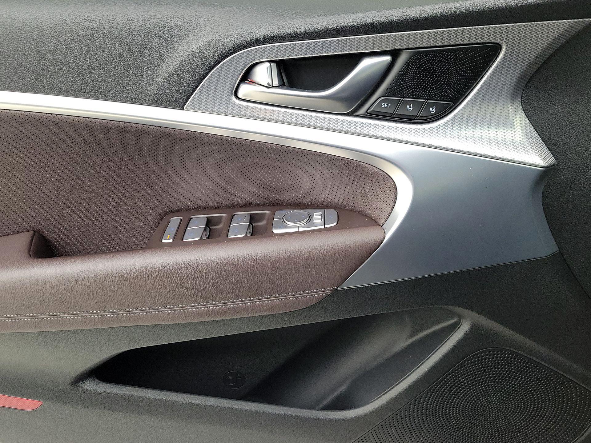 Thumbnail: 2022 Genesis G70 - 12