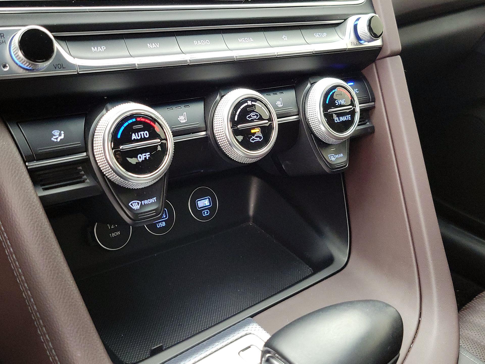 Thumbnail: 2022 Genesis G70 - 17