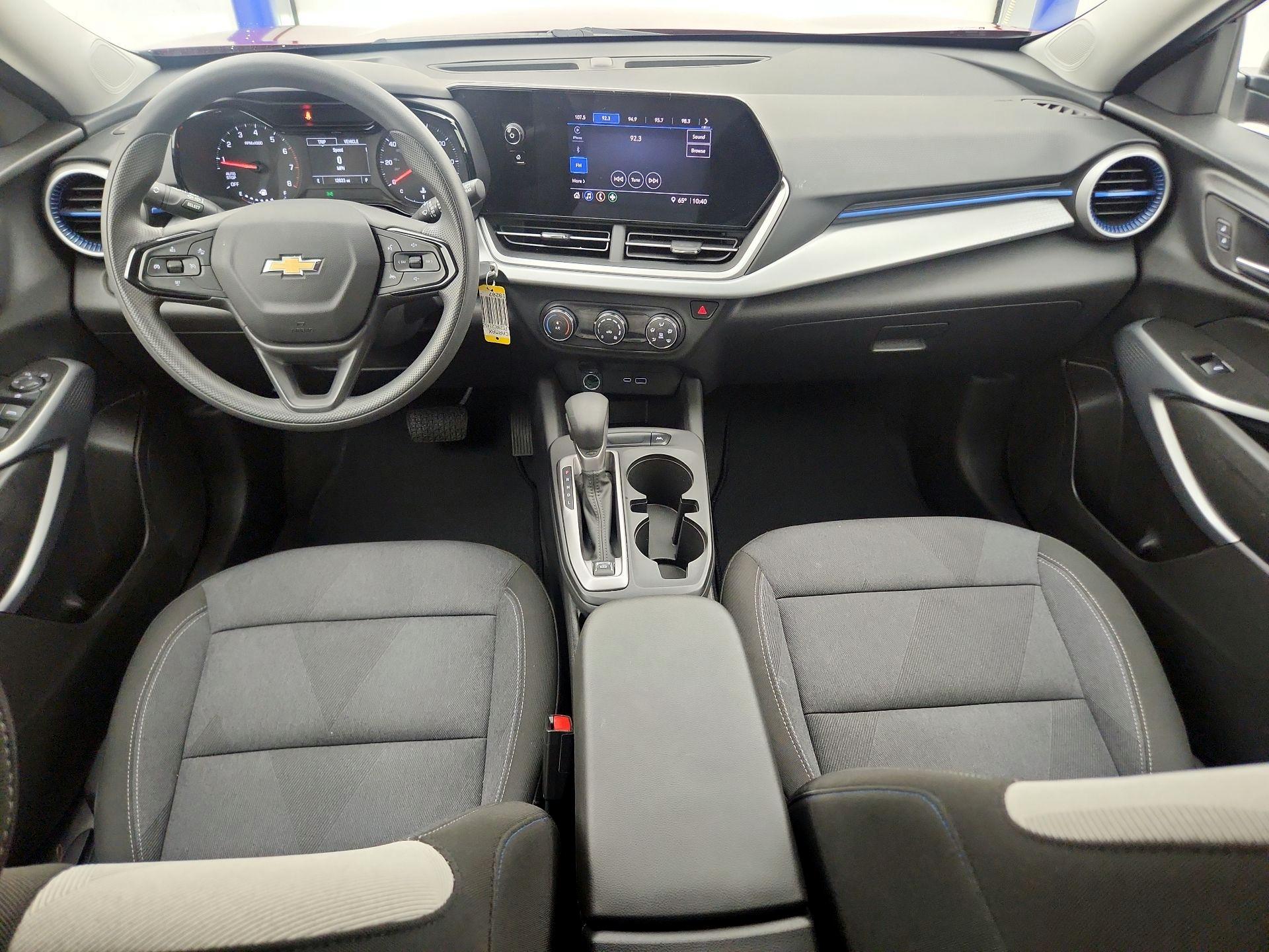 Thumbnail: 2024 Chevrolet Trax - 9